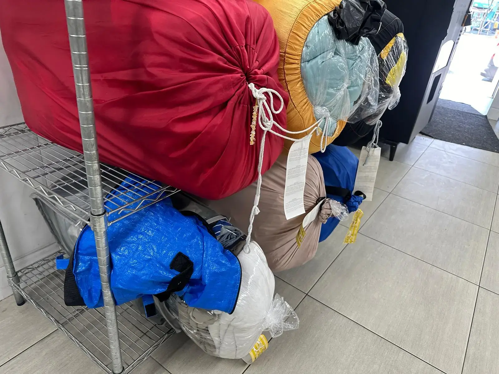 Happy Laundromat - Image 3