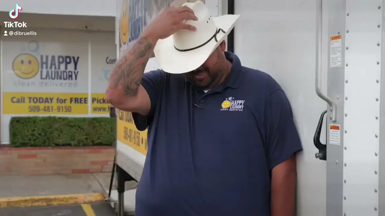 Happy Laundry and Dry Cleaning thumbnail 20