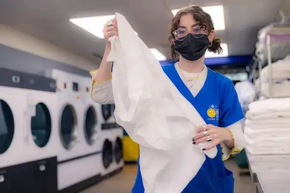 Happy Laundry and Linen Supply thumbnail 14