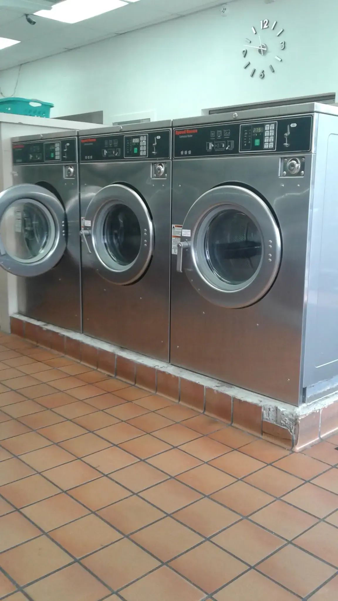 Happy Laundry Company thumbnail 9