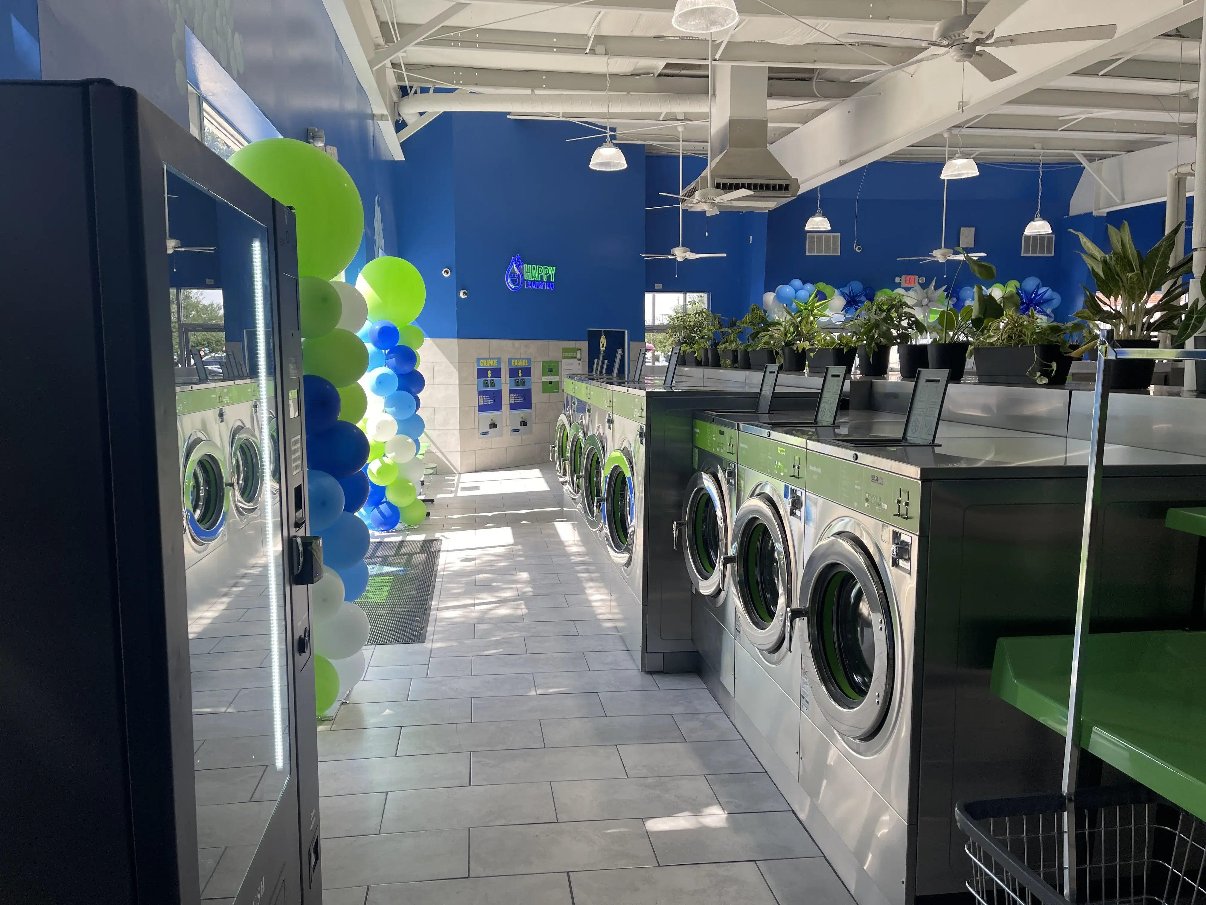 Happy Laundry Hub - Image 14