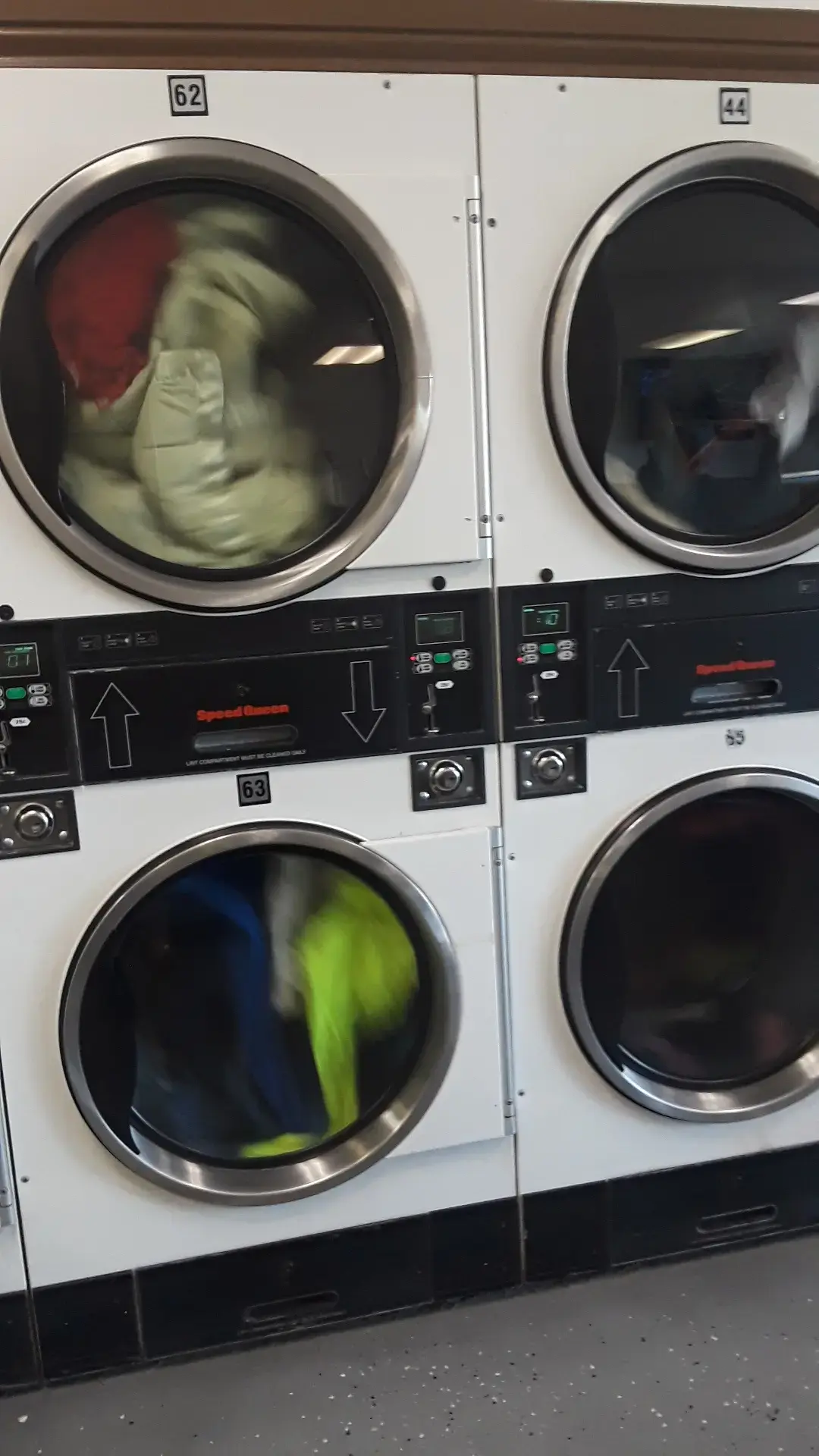 HAPPY LAUNDRY thumbnail 5