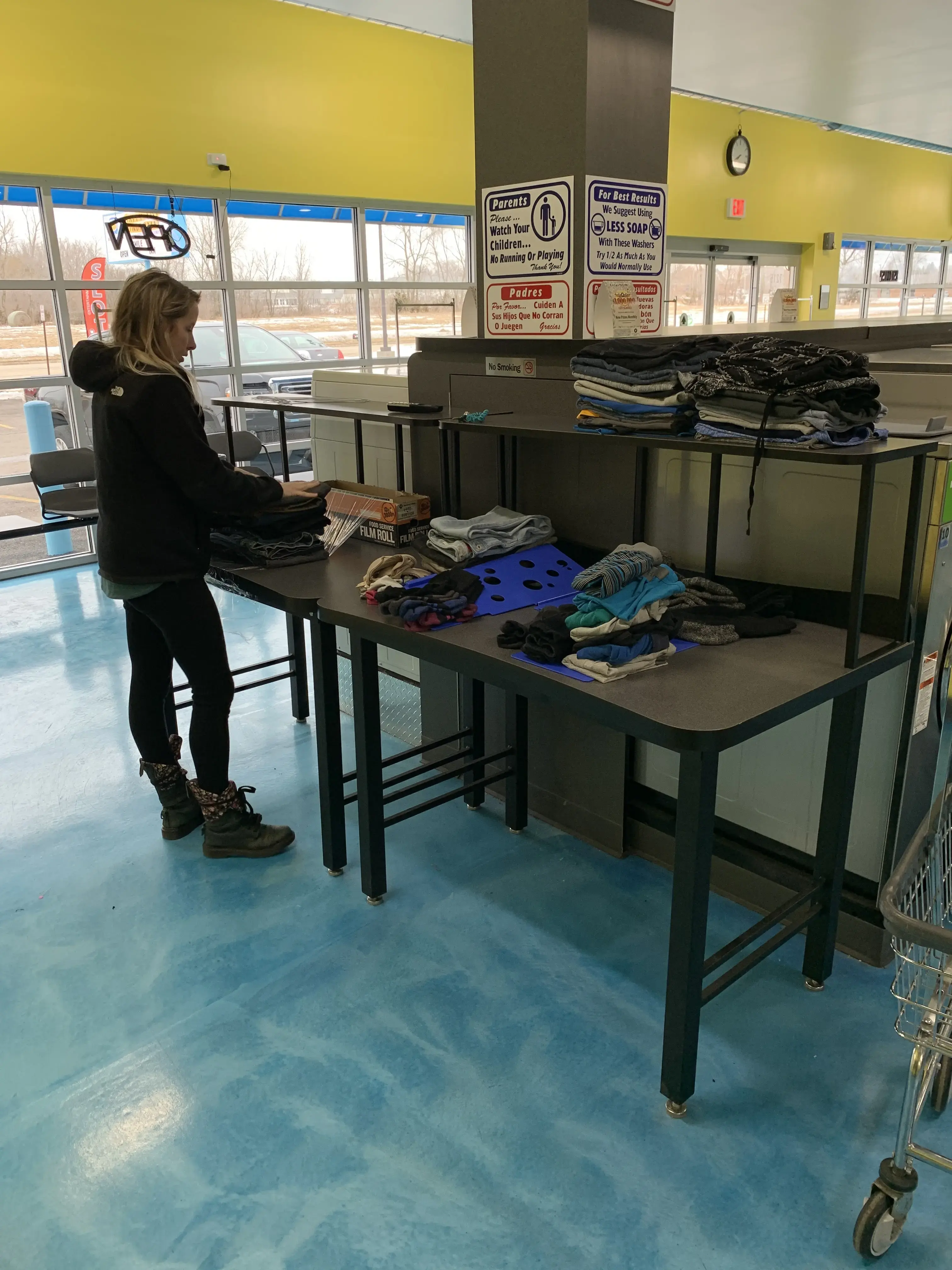 Happy Life Laundromat of Rockford thumbnail 13