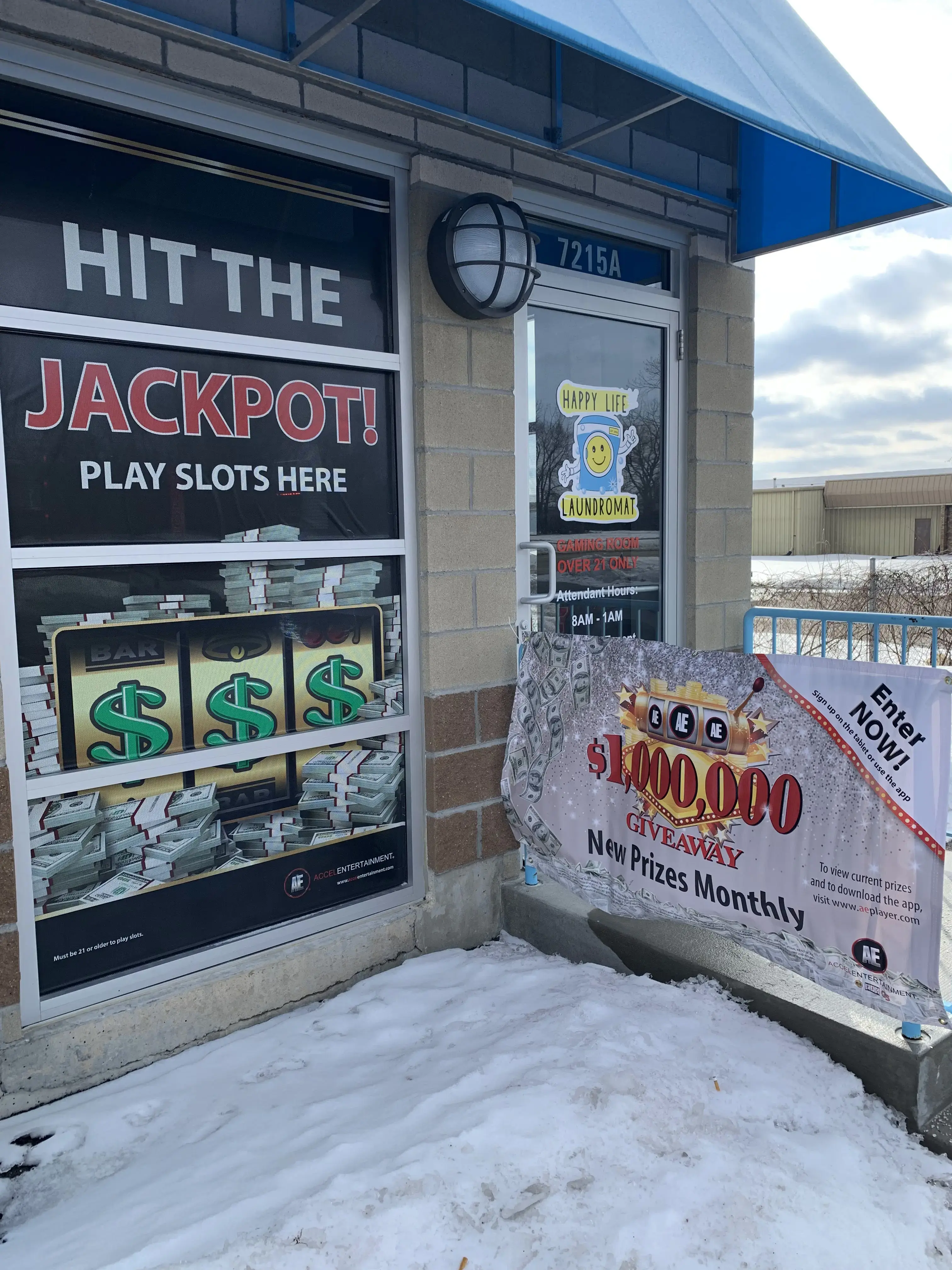Happy Life Laundromat of Rockford thumbnail 14