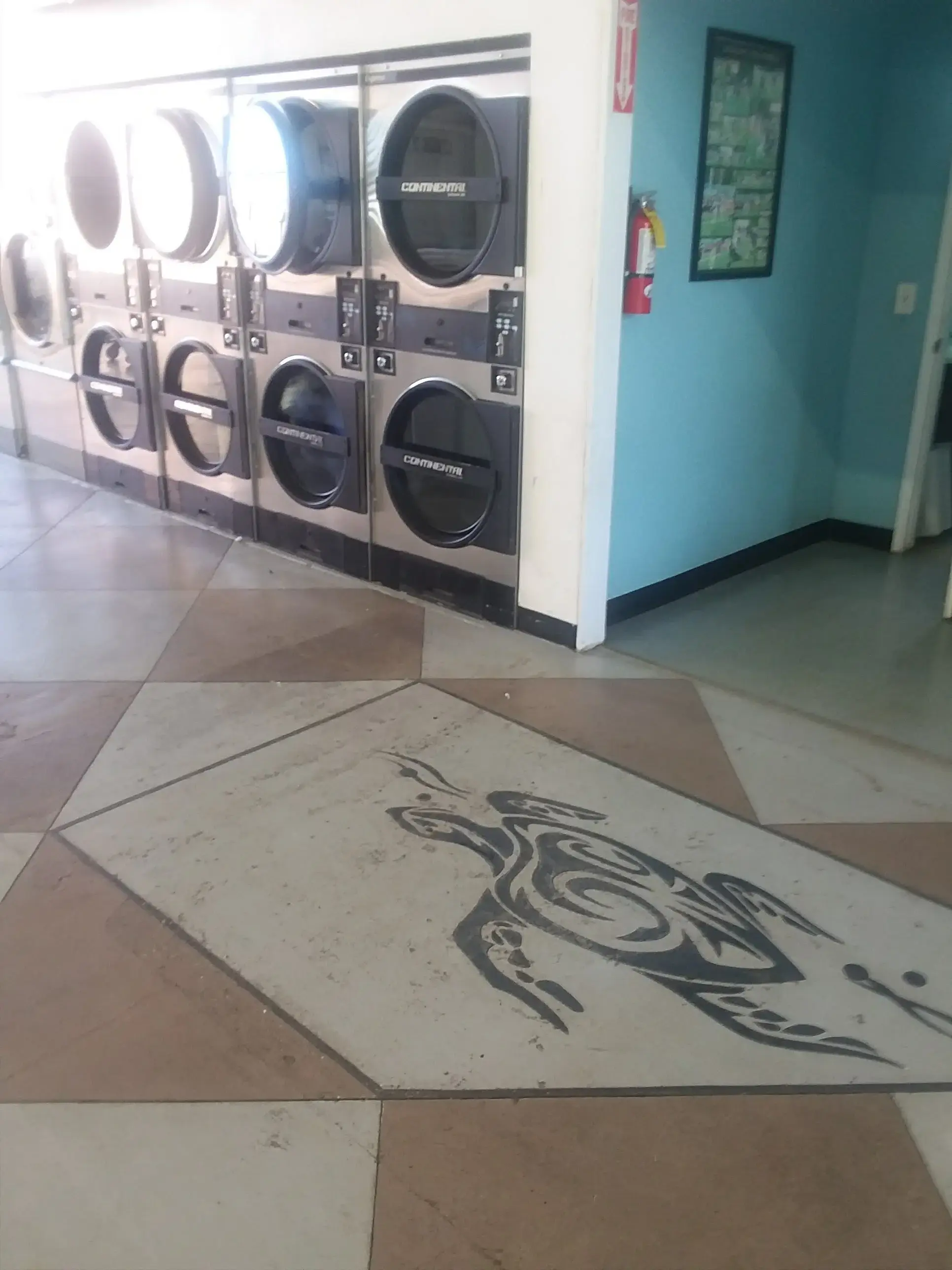 Happy Valley Laundromat thumbnail 6
