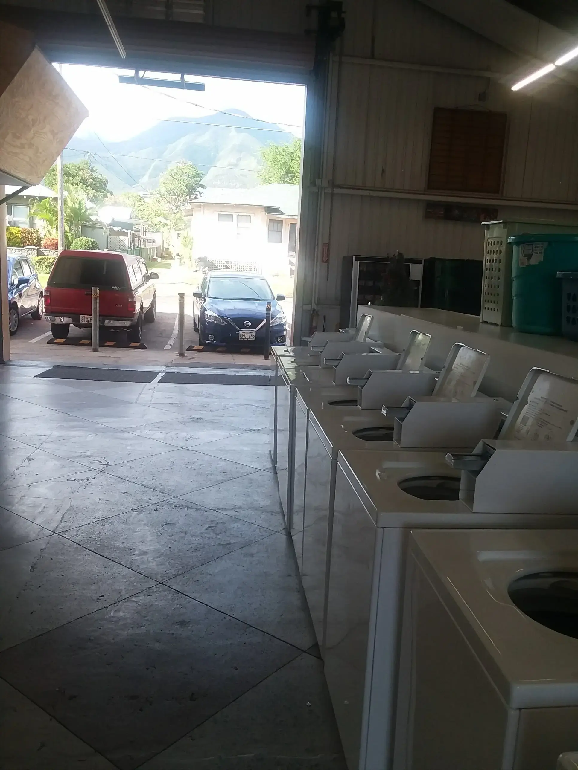 Happy Valley Laundromat thumbnail 7