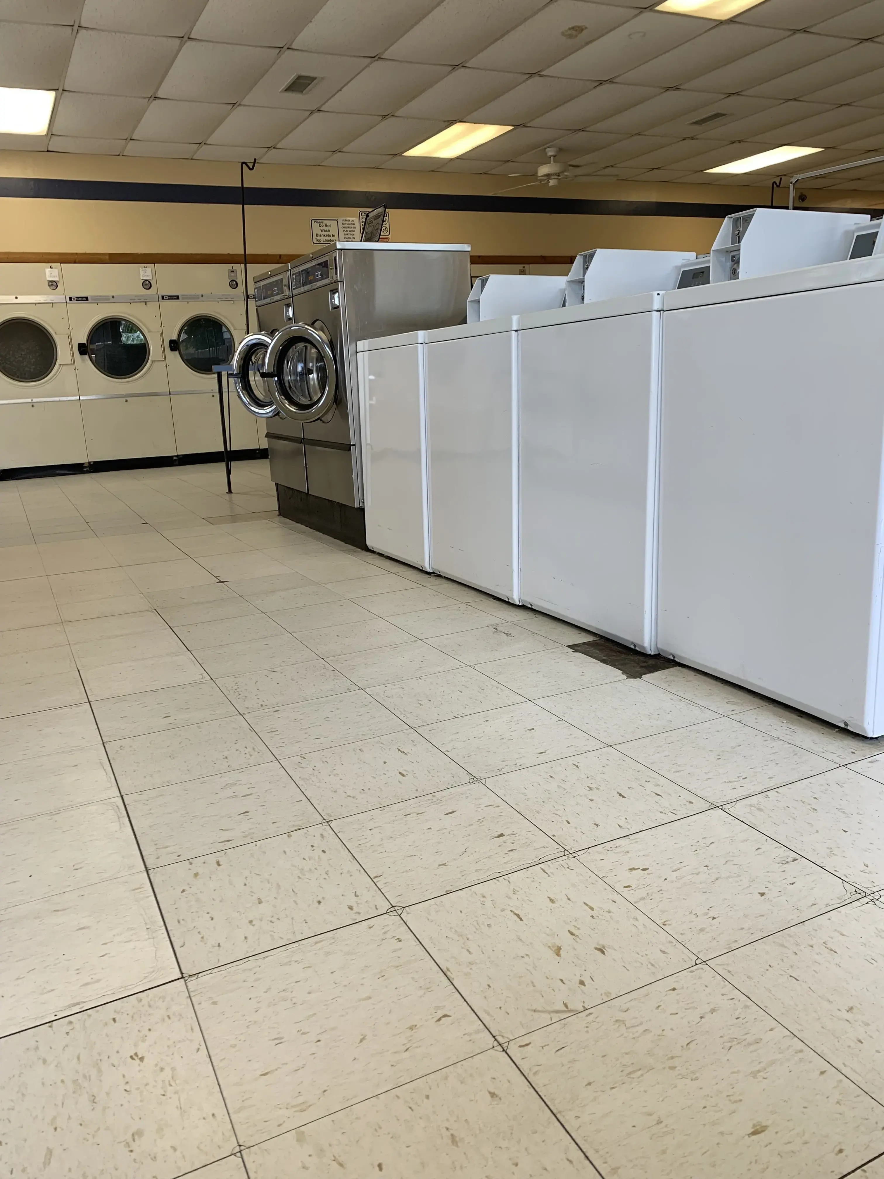 Happy Wash Laundry thumbnail 8