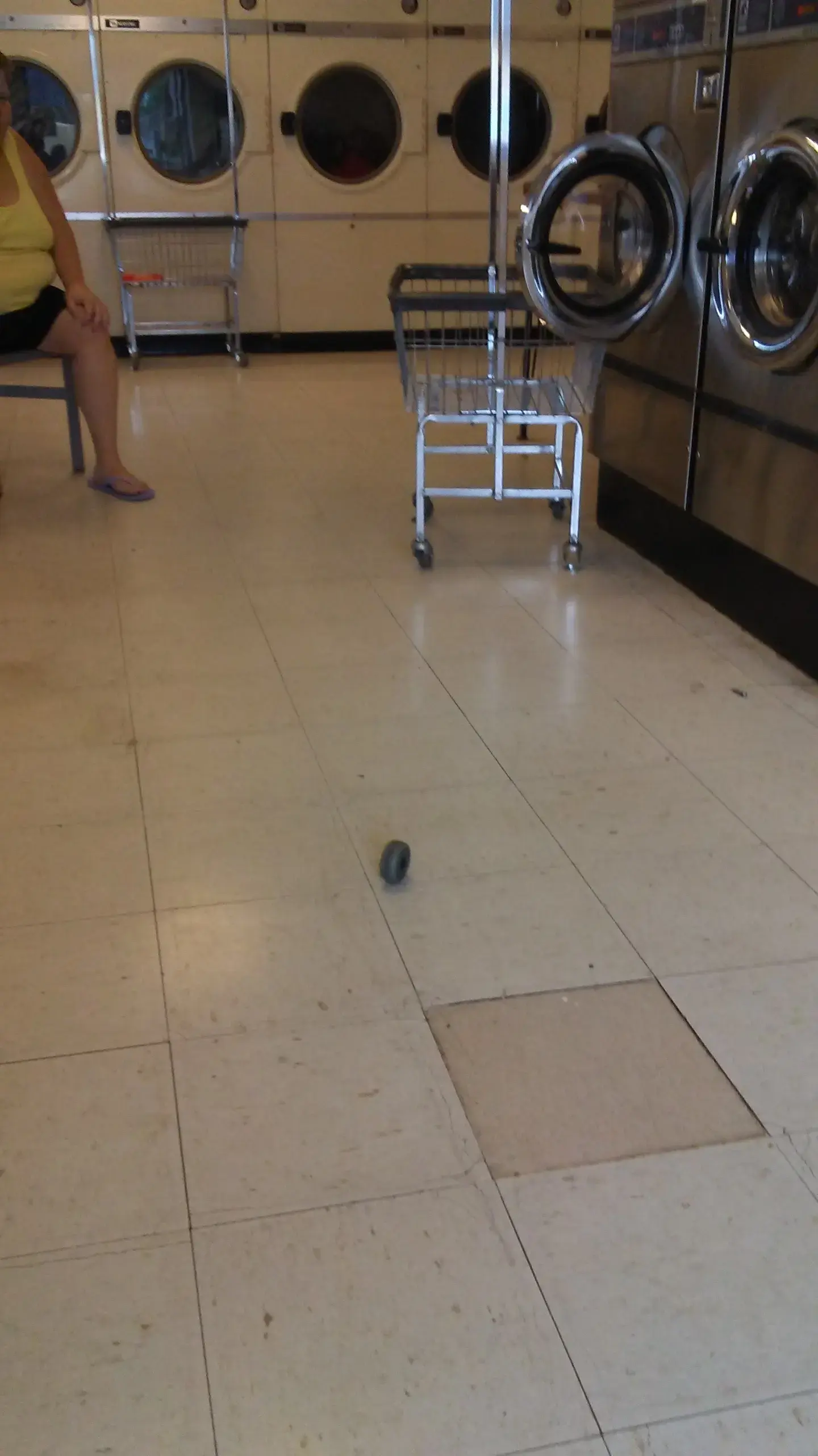 Happy Wash Laundry - Image 12