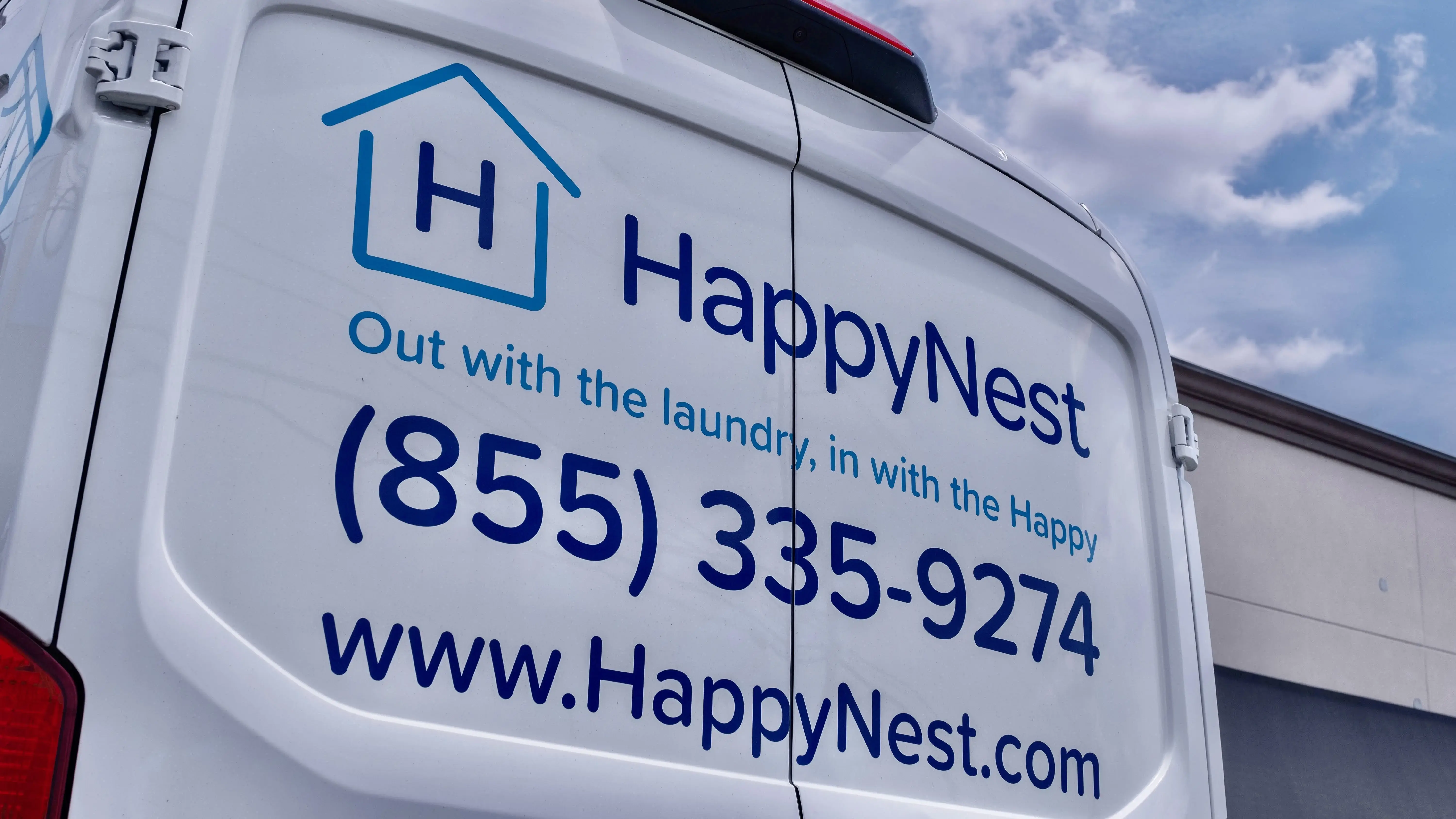 HappyNest Laundry Service thumbnail 9