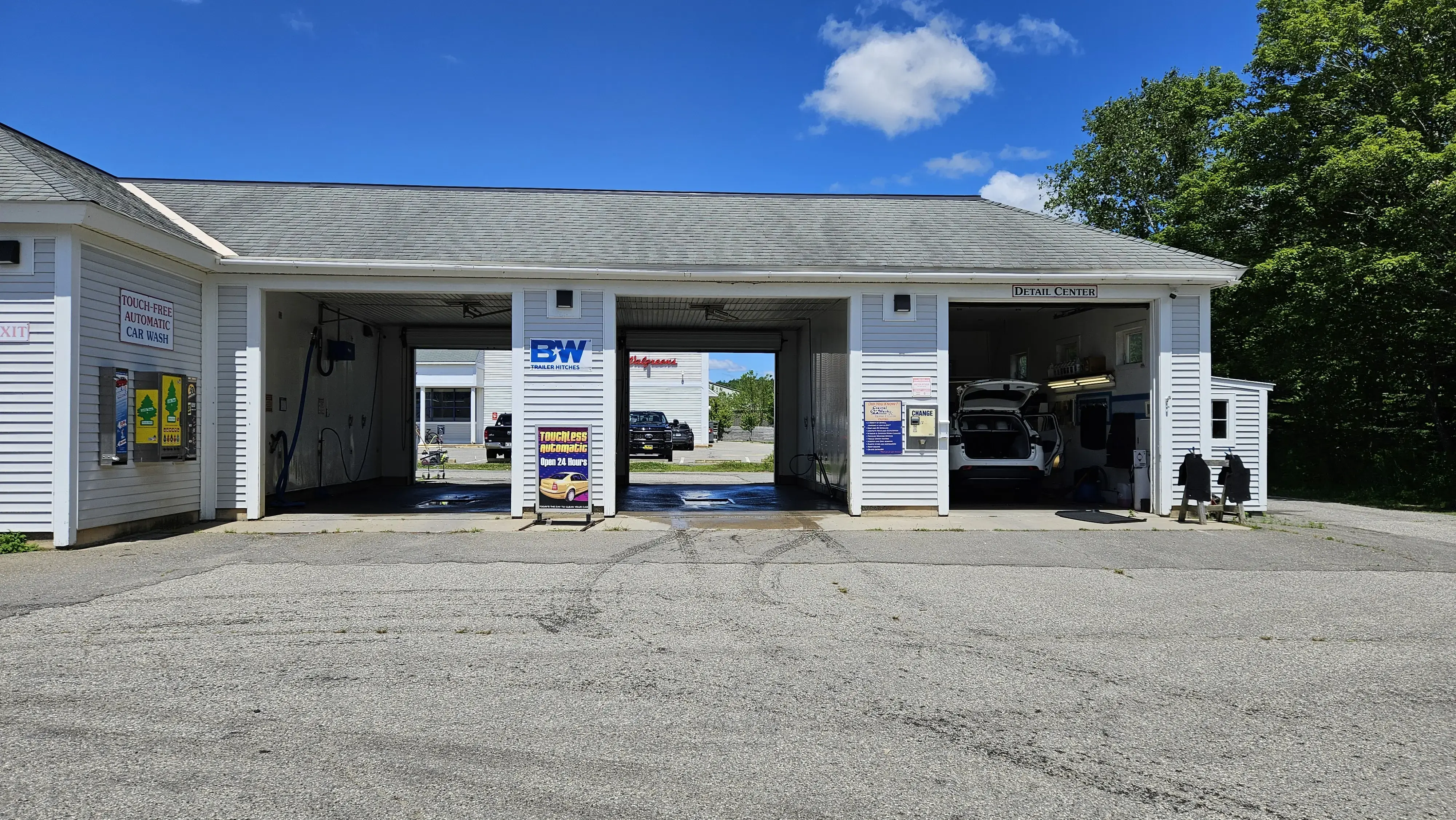 Harbor's Choice Laundry & Dry Cleaning Coastal Car Wash & Detail Center thumbnail 20