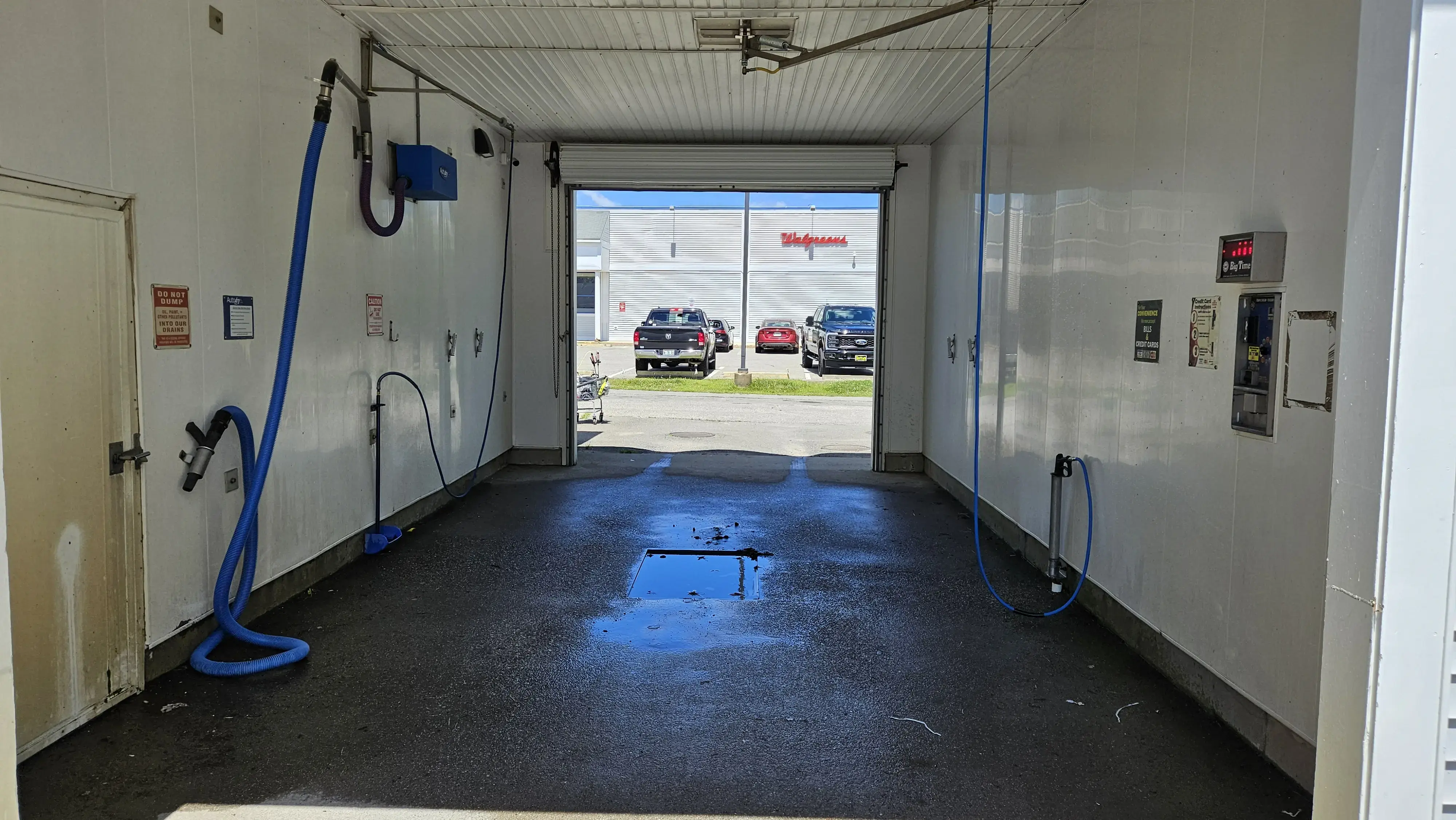 Harbor's Choice Laundry & Dry Cleaning Coastal Car Wash & Detail Center - Image 6