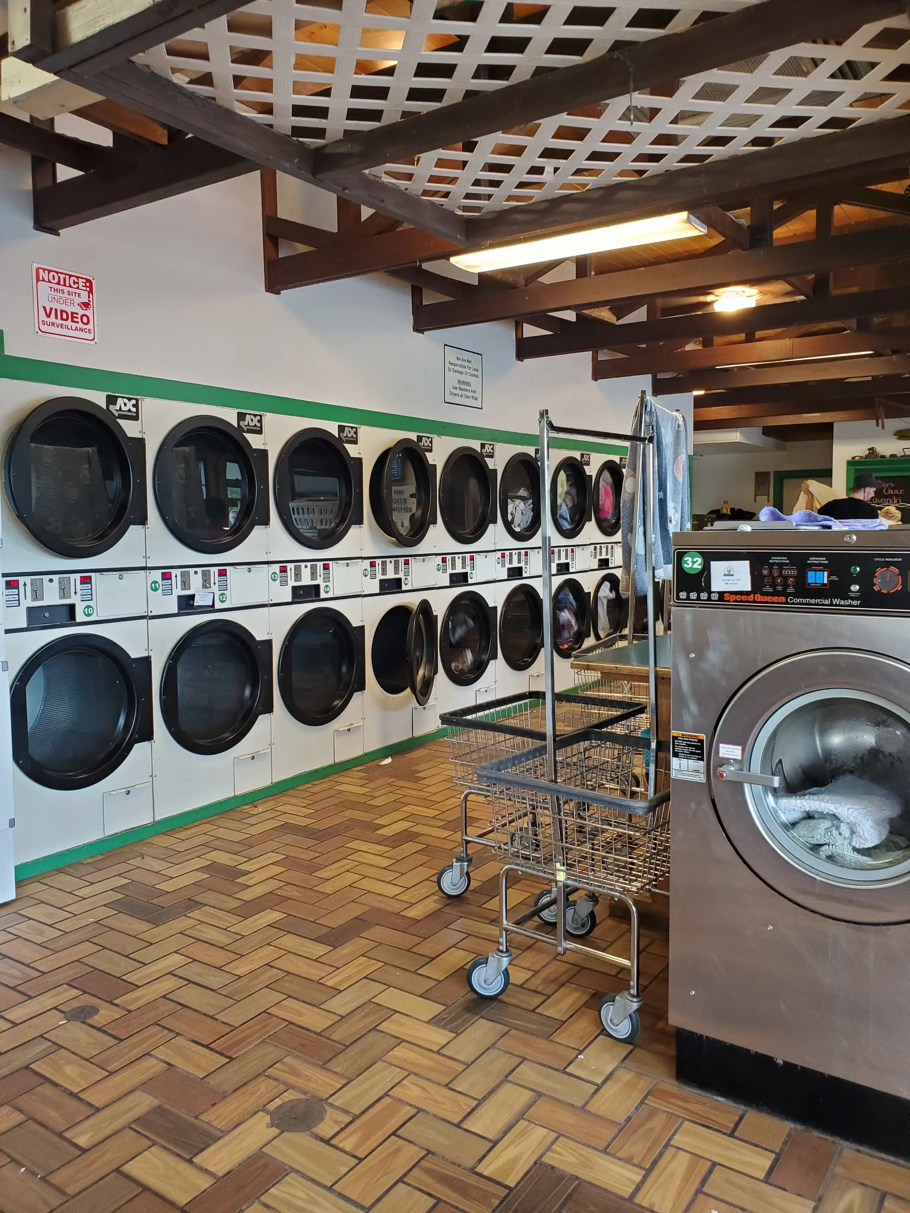 Harbor's Choice Laundry & Dry Cleaning Coastal Car Wash & Detail Center - Image 2