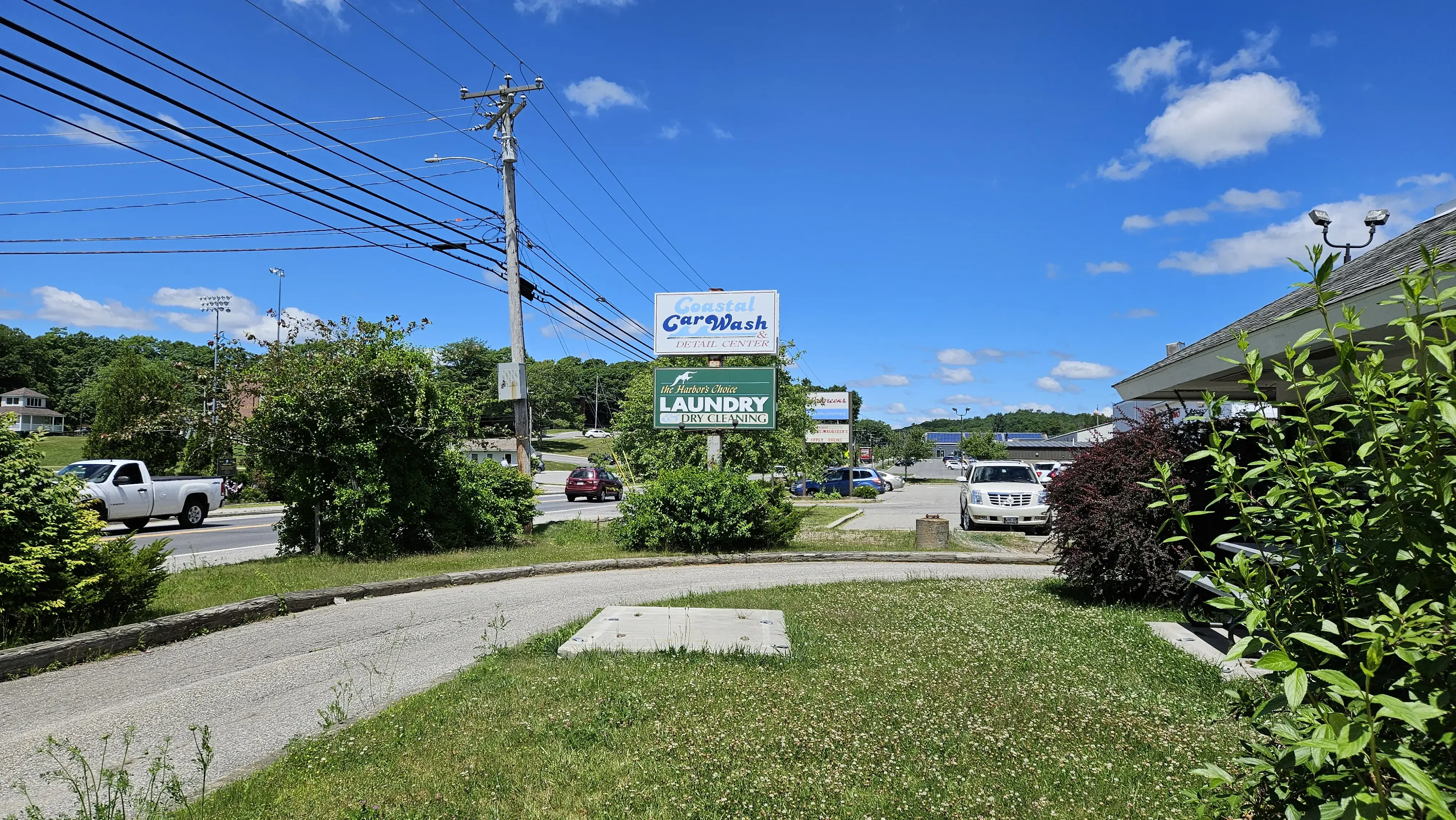 Harbor's Choice Laundry & Dry Cleaning Coastal Car Wash & Detail Center thumbnail 4