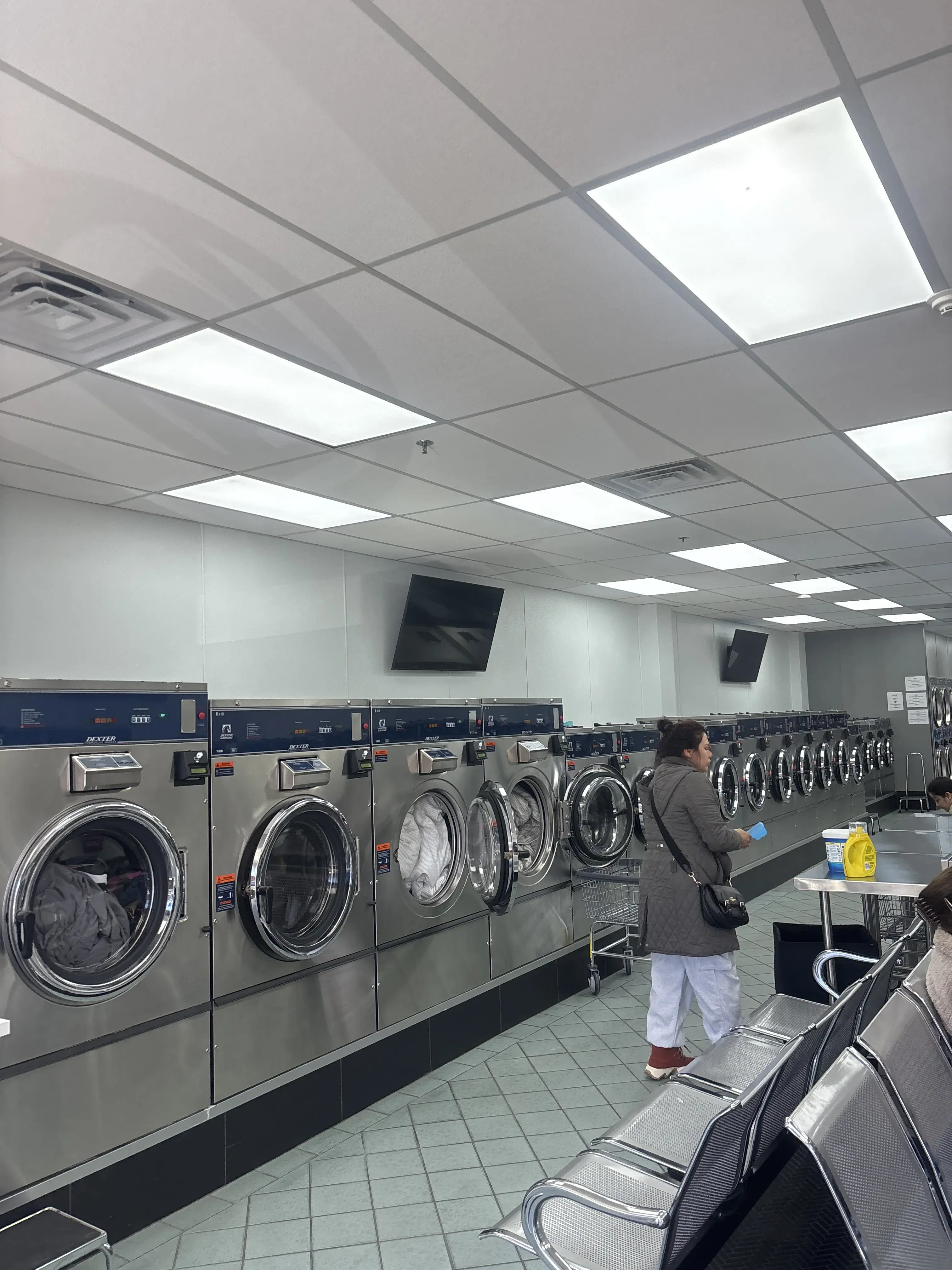 Harrison Laundromat - Image 20
