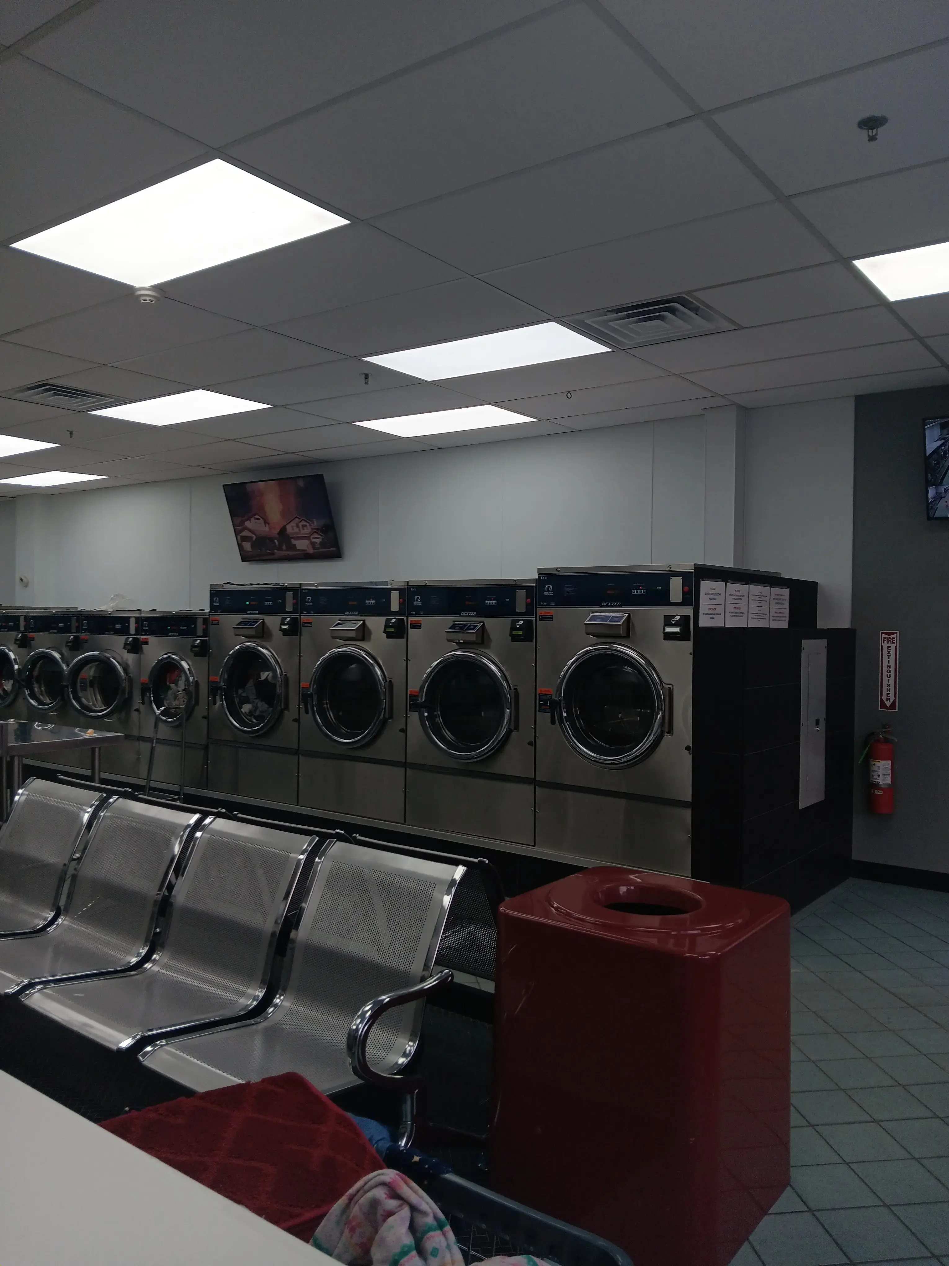 Harrison Laundromat thumbnail 9