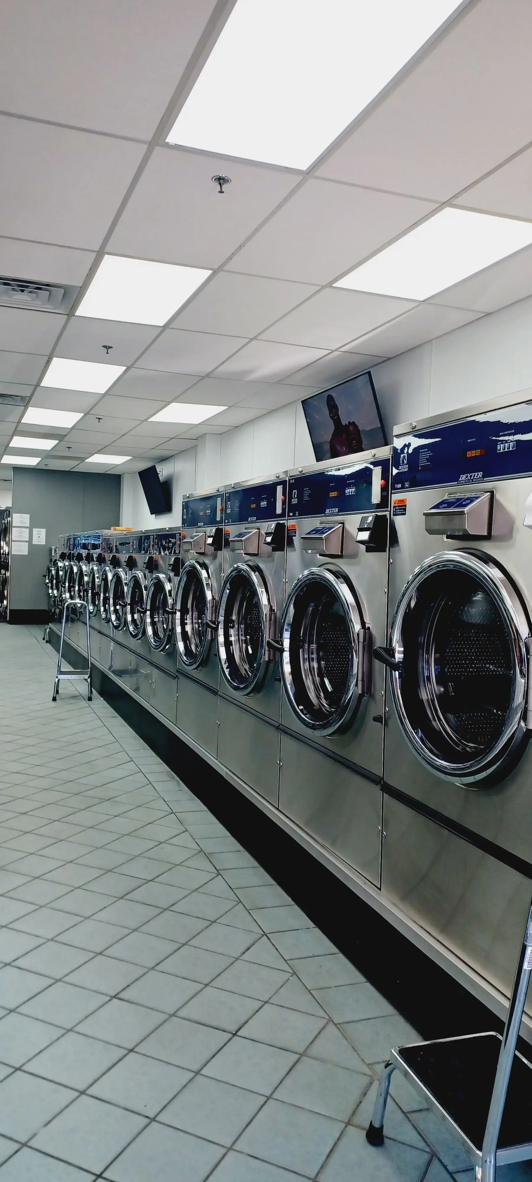 Harrison Laundromat thumbnail 12