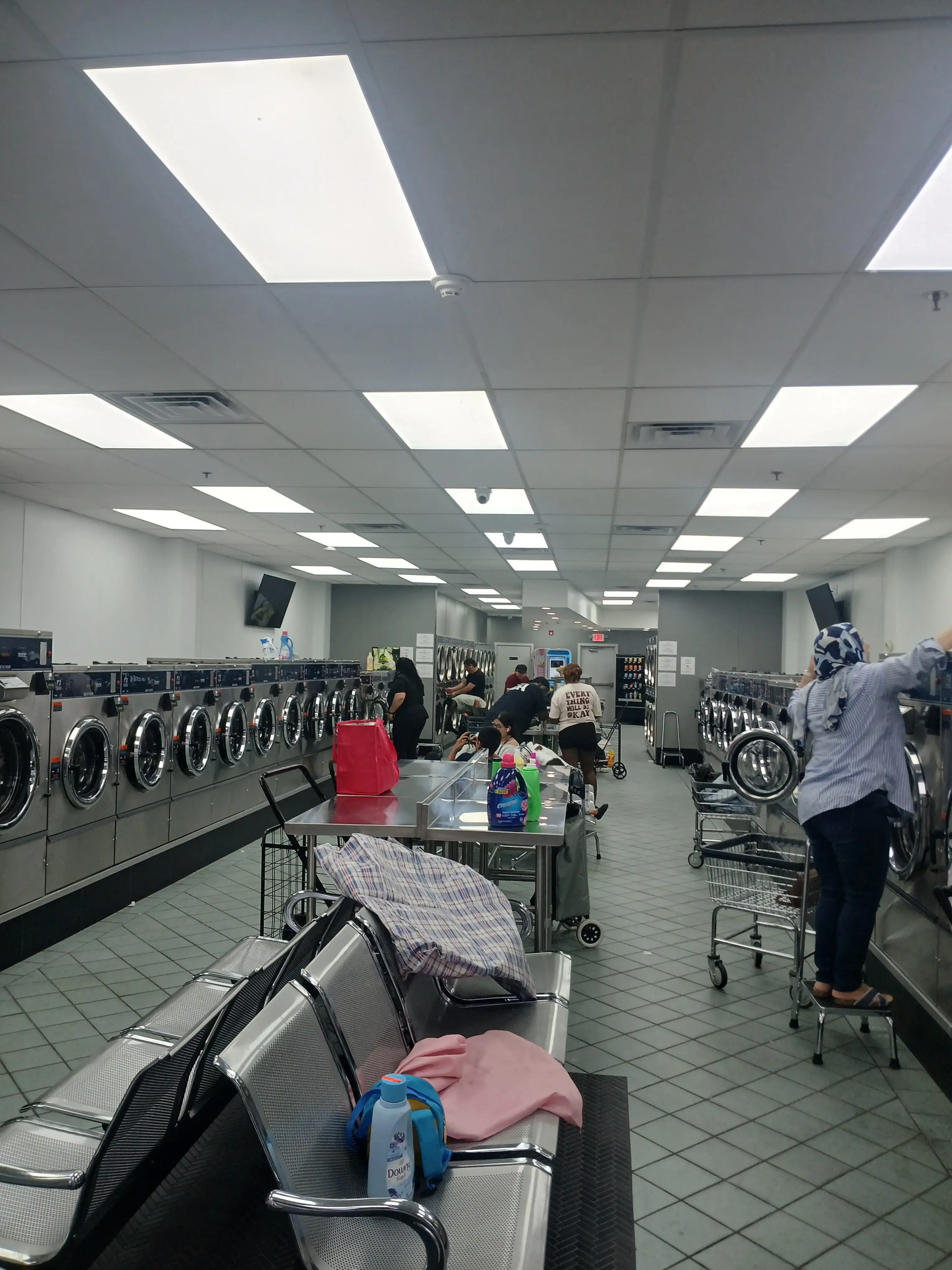 Harrison Laundromat thumbnail 16