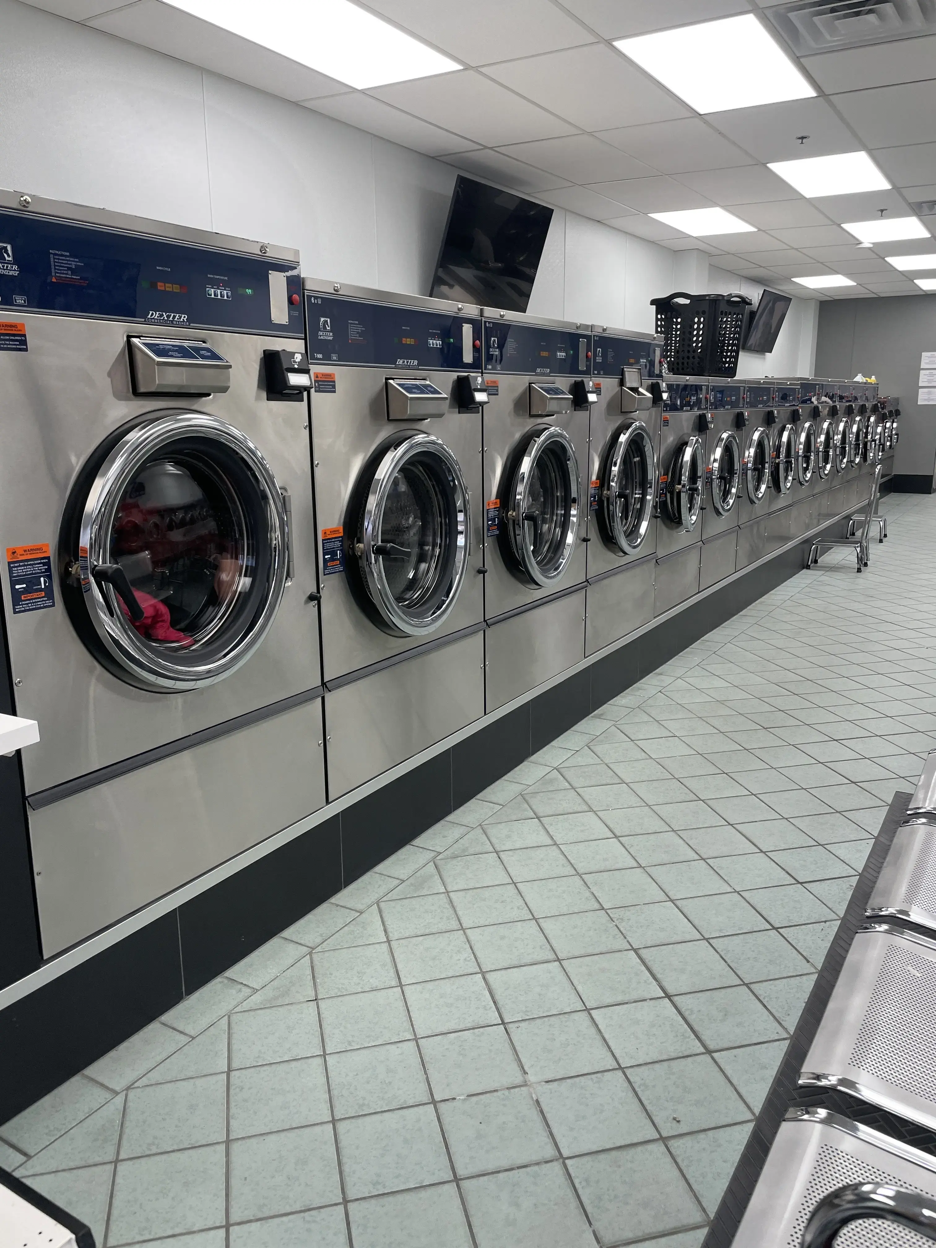 Harrison Laundromat thumbnail 15