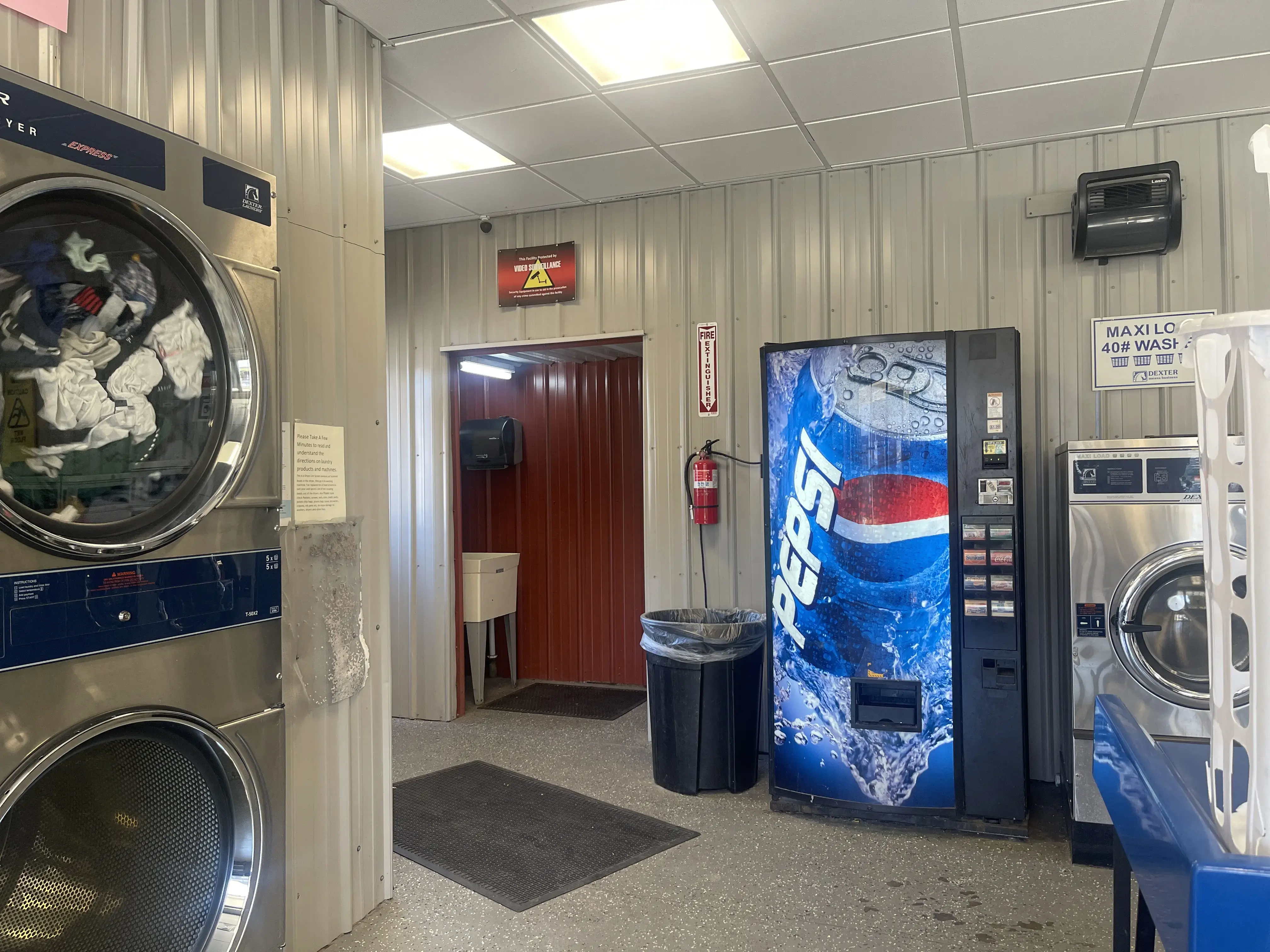 Hartford Super Laundry - Image 14