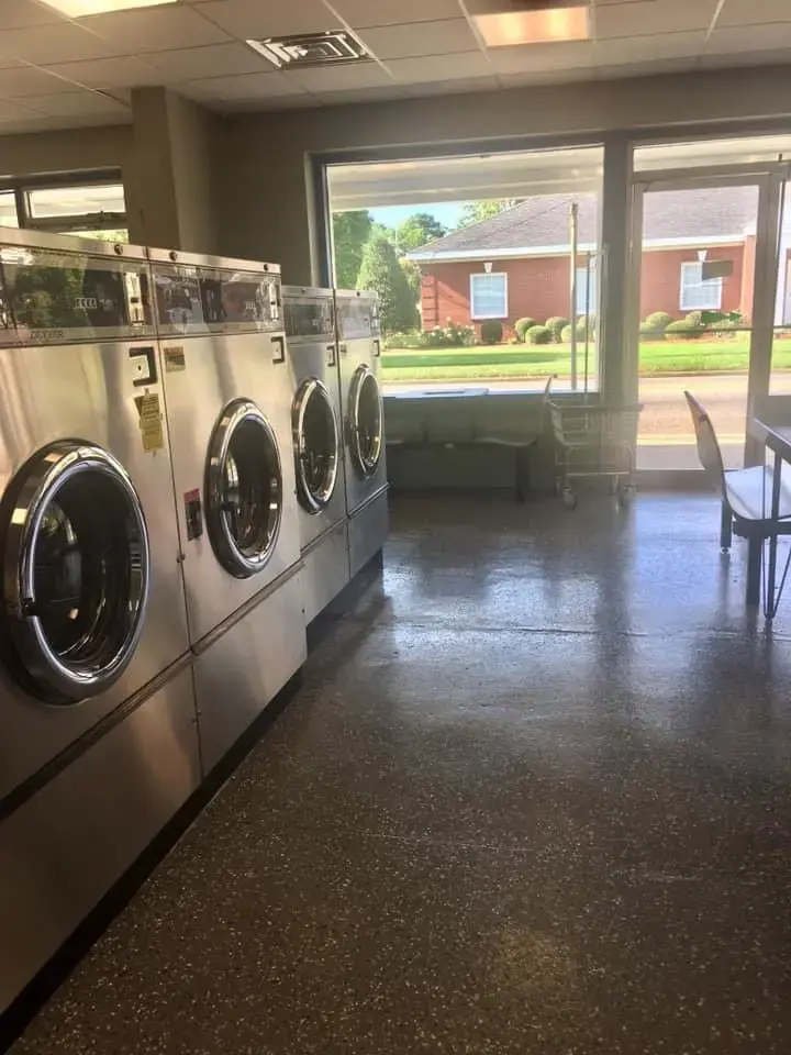 Hartford Super Laundry thumbnail 15