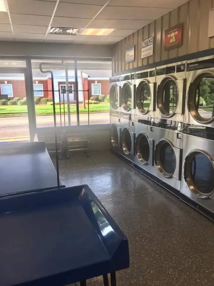 Hartford Super Laundry - Image 17