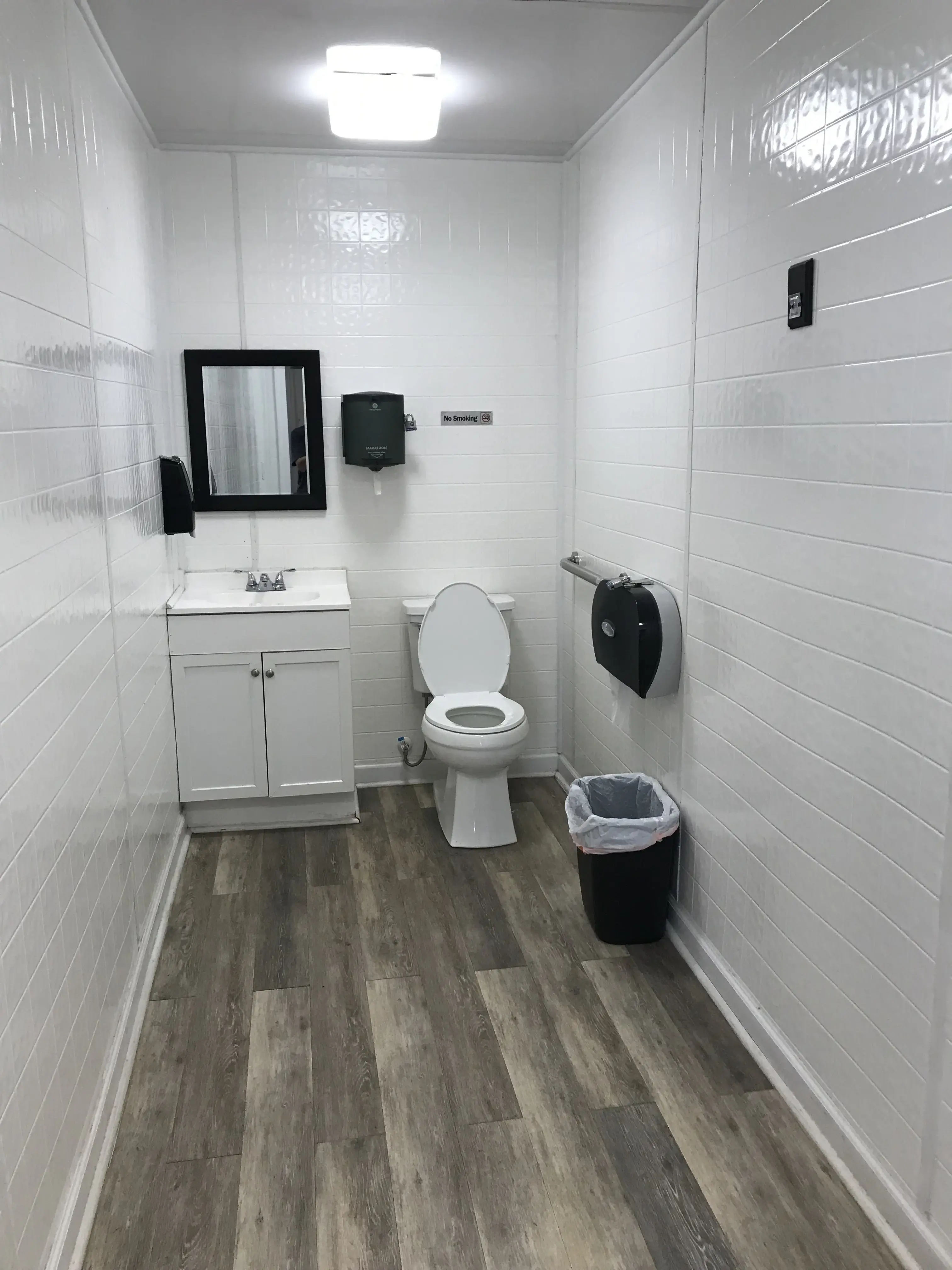 Hartford Super Laundry - Image 9