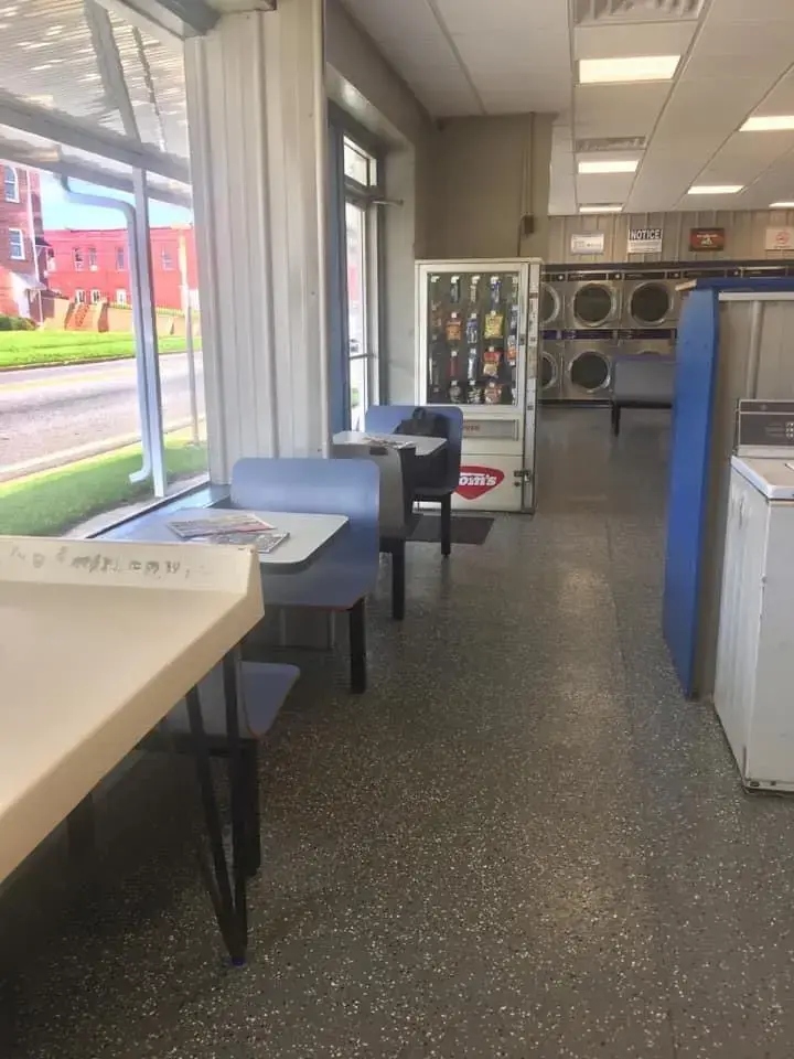 Hartford Super Laundry - Image 8