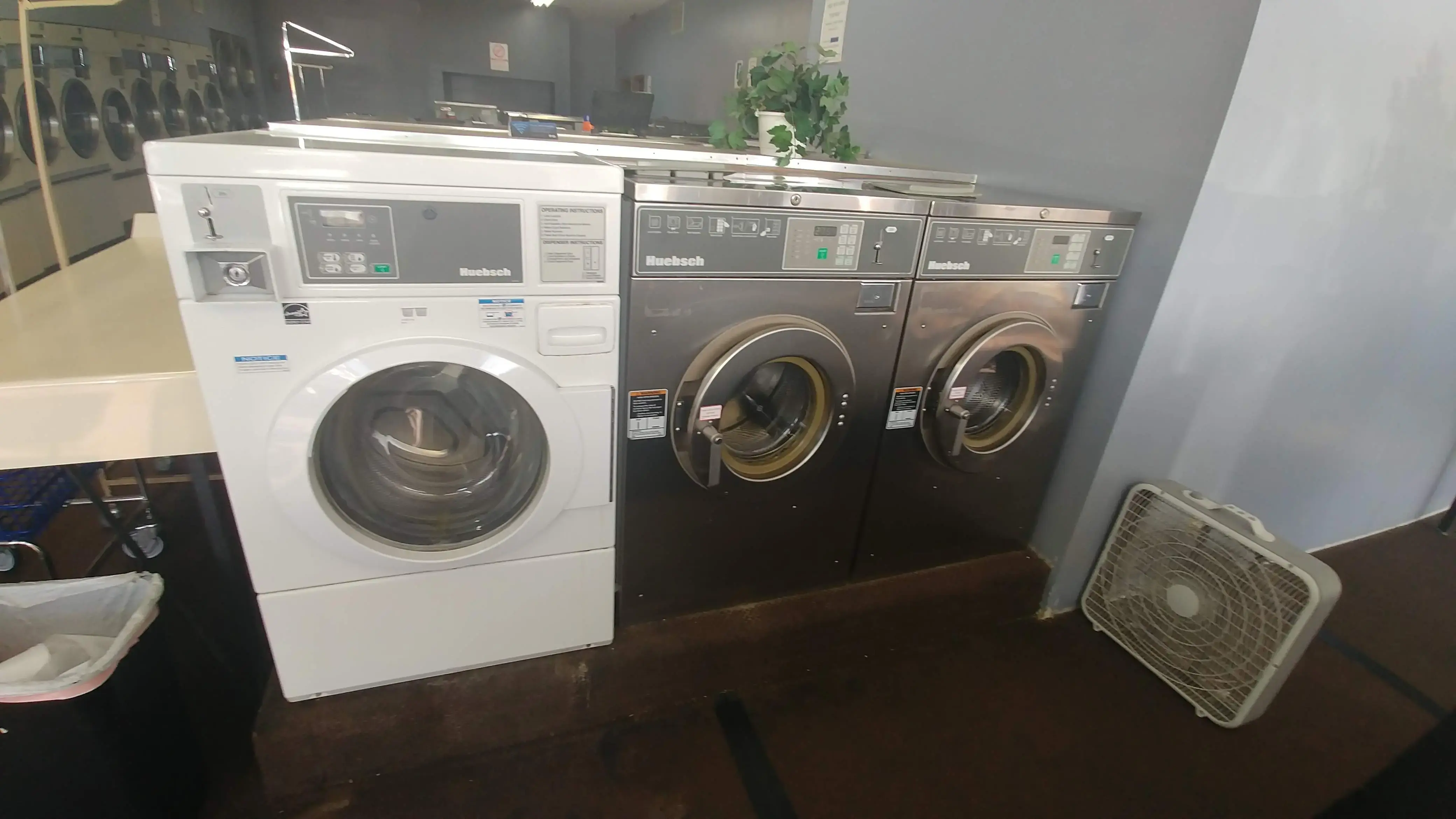 Hartville Coin Laundry and Cleaners - Image 5