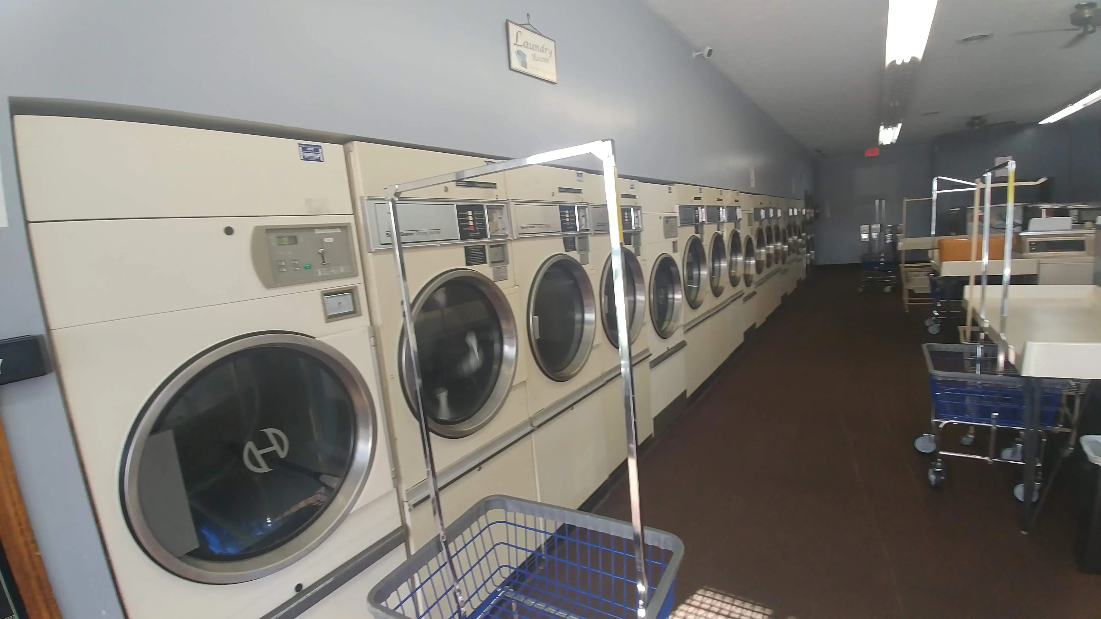 Hartville Coin Laundry and Cleaners - Image 15