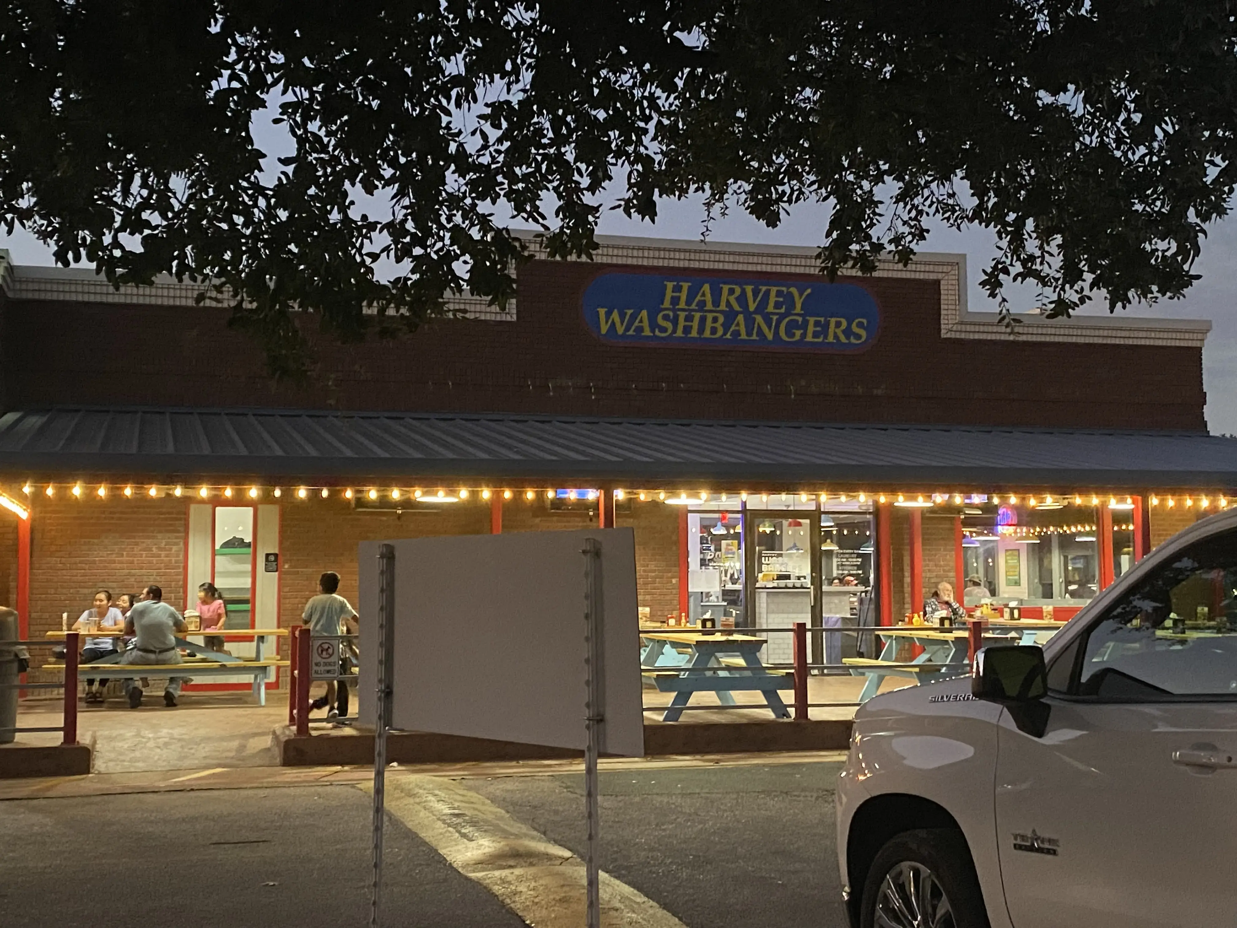 Harvey Washbangers Laundromat thumbnail 2