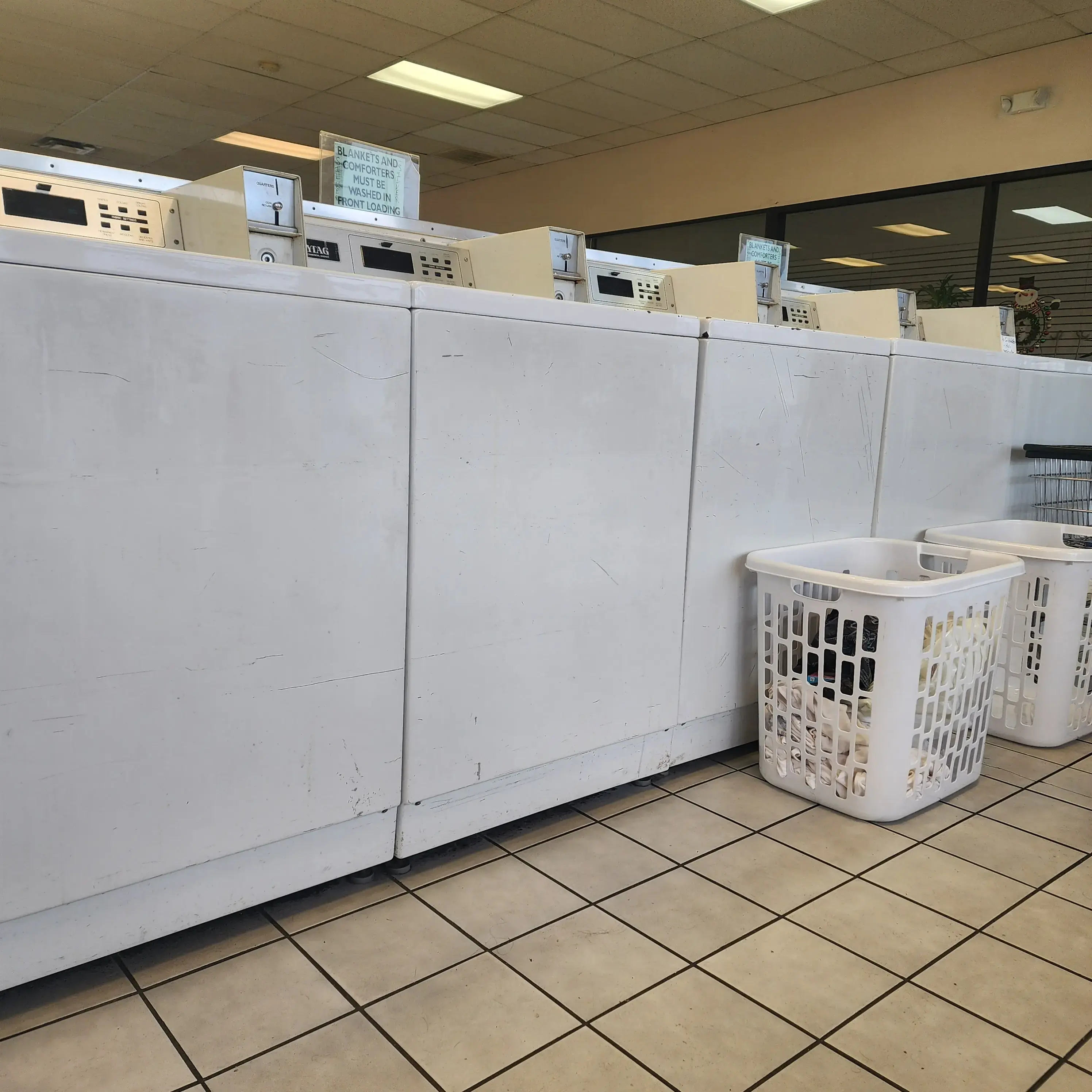 Hazel Park Laundromat - Image 4