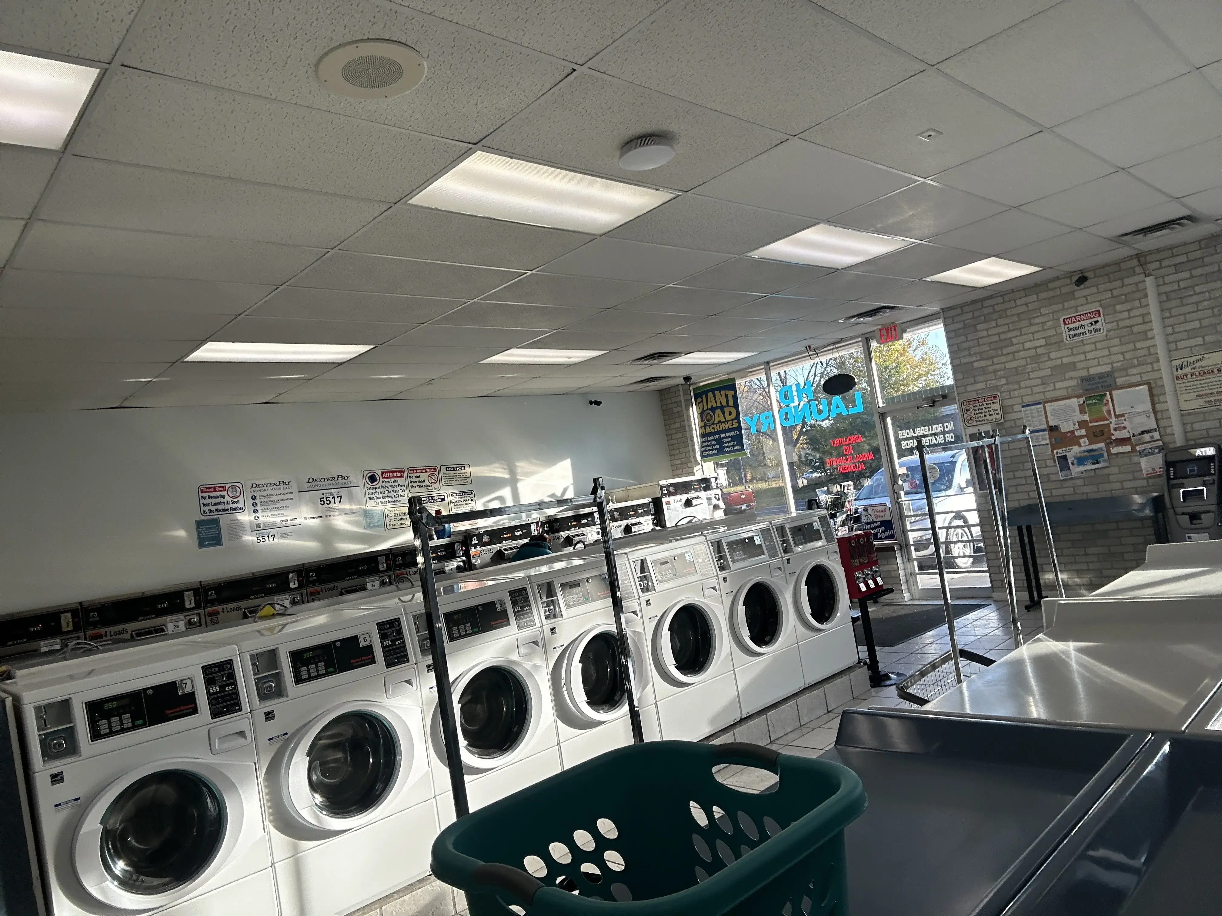 HD Laundromat - Image 2