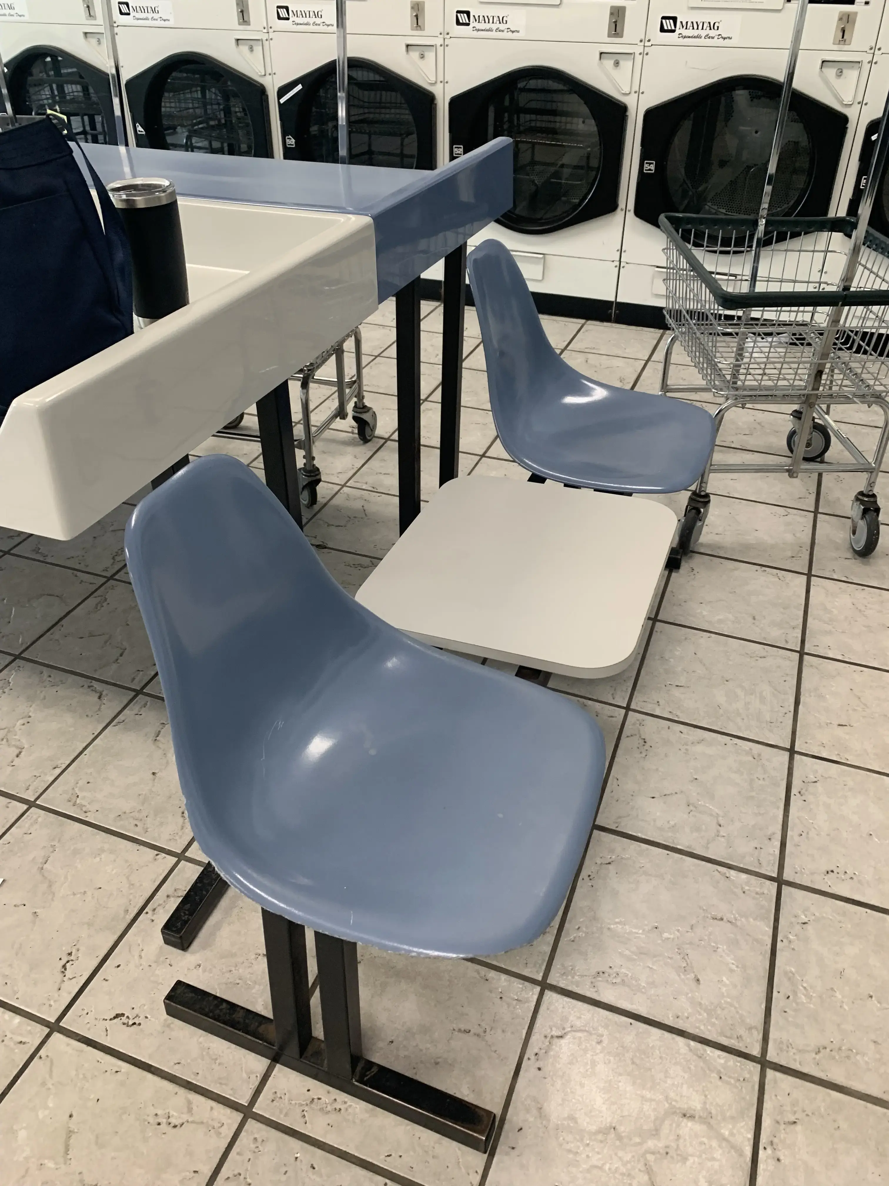 HD Laundromat - Image 12