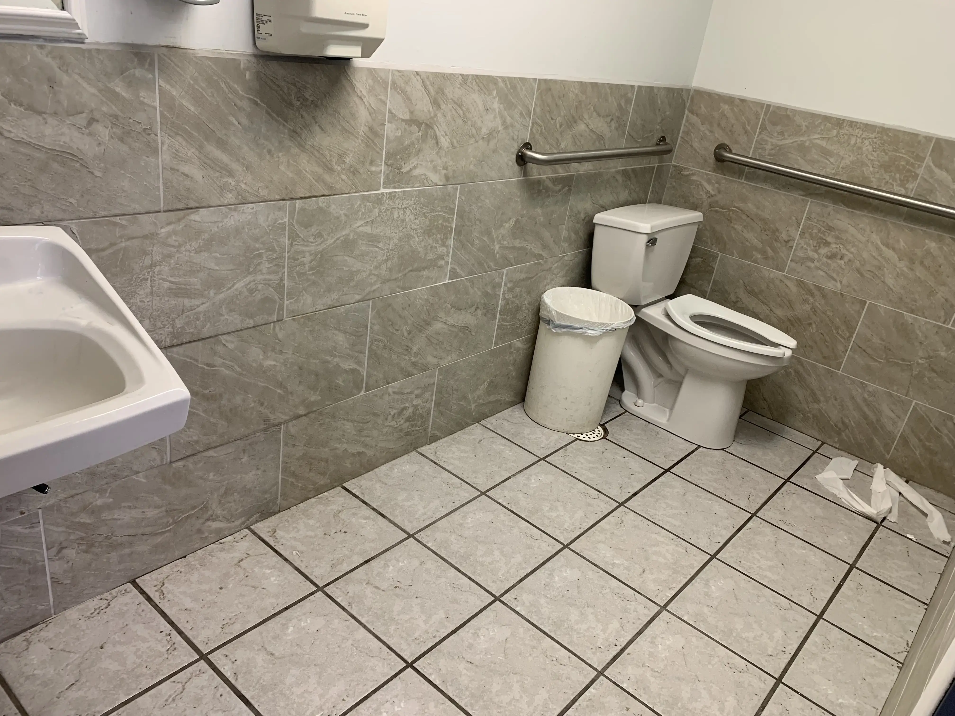 HD Laundromat - Image 10