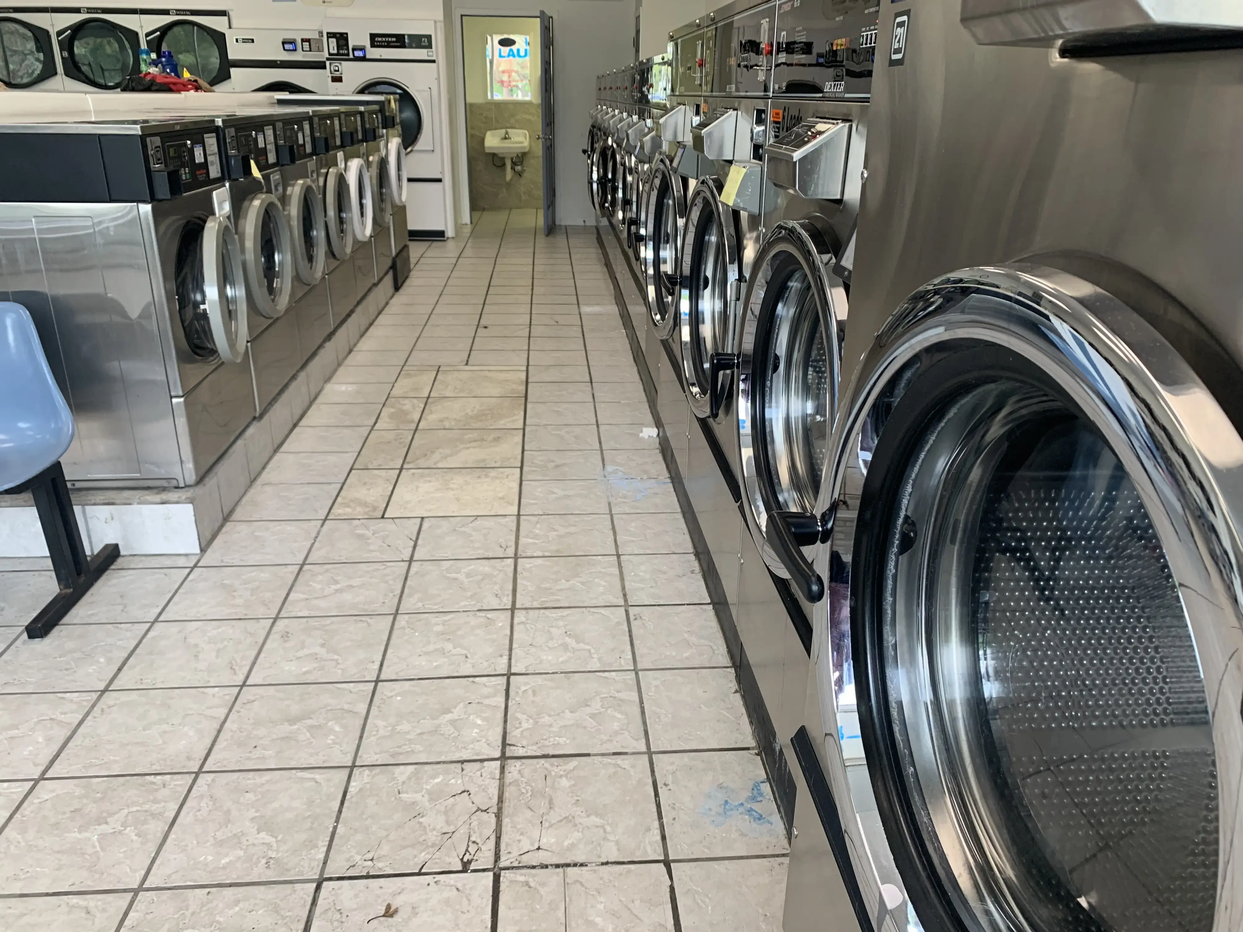 HD Laundromat thumbnail 20