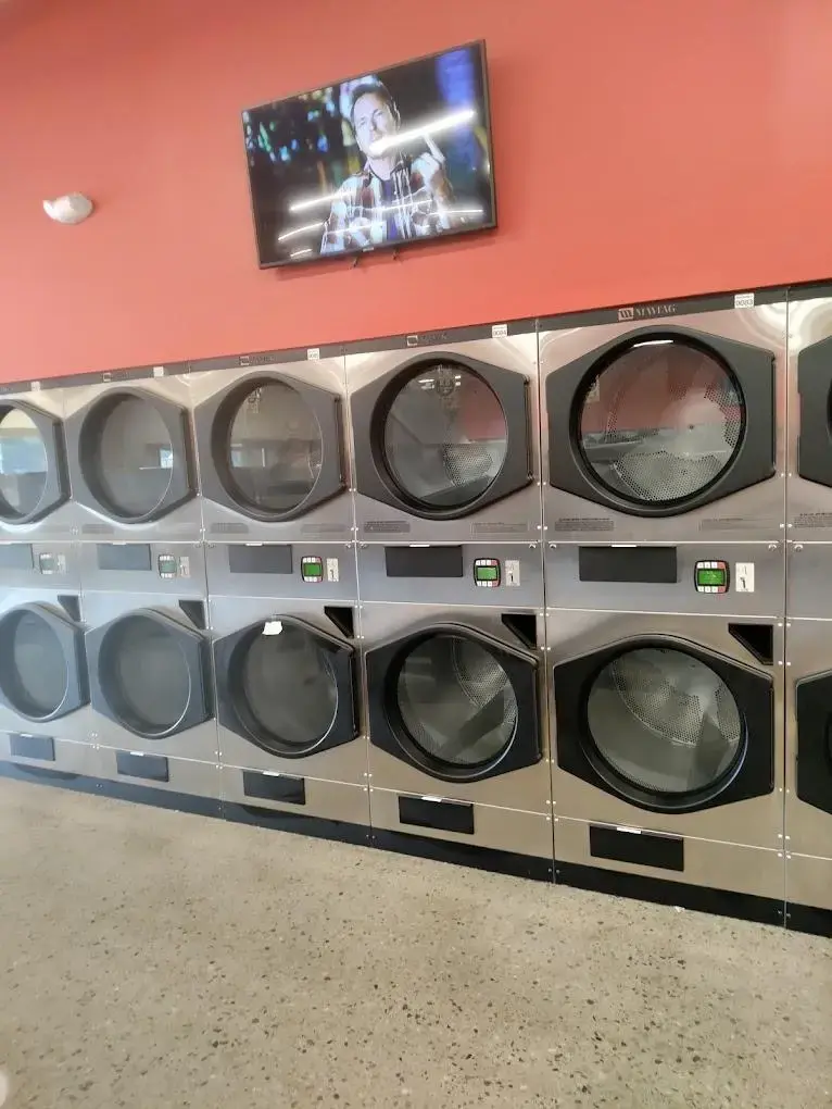 Heights Laundry 2 - Image 11