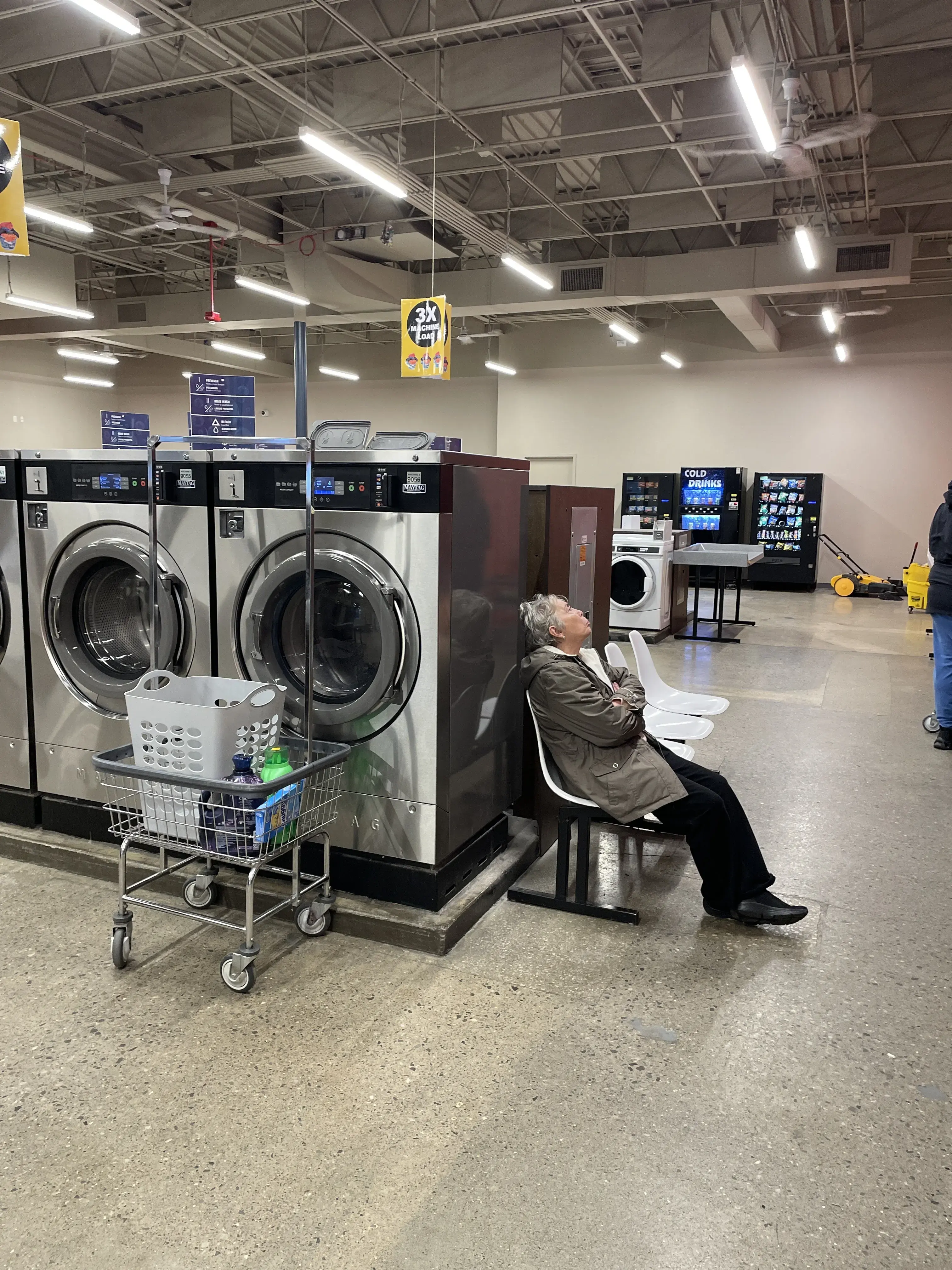 Heights Laundry 2 - Image 2
