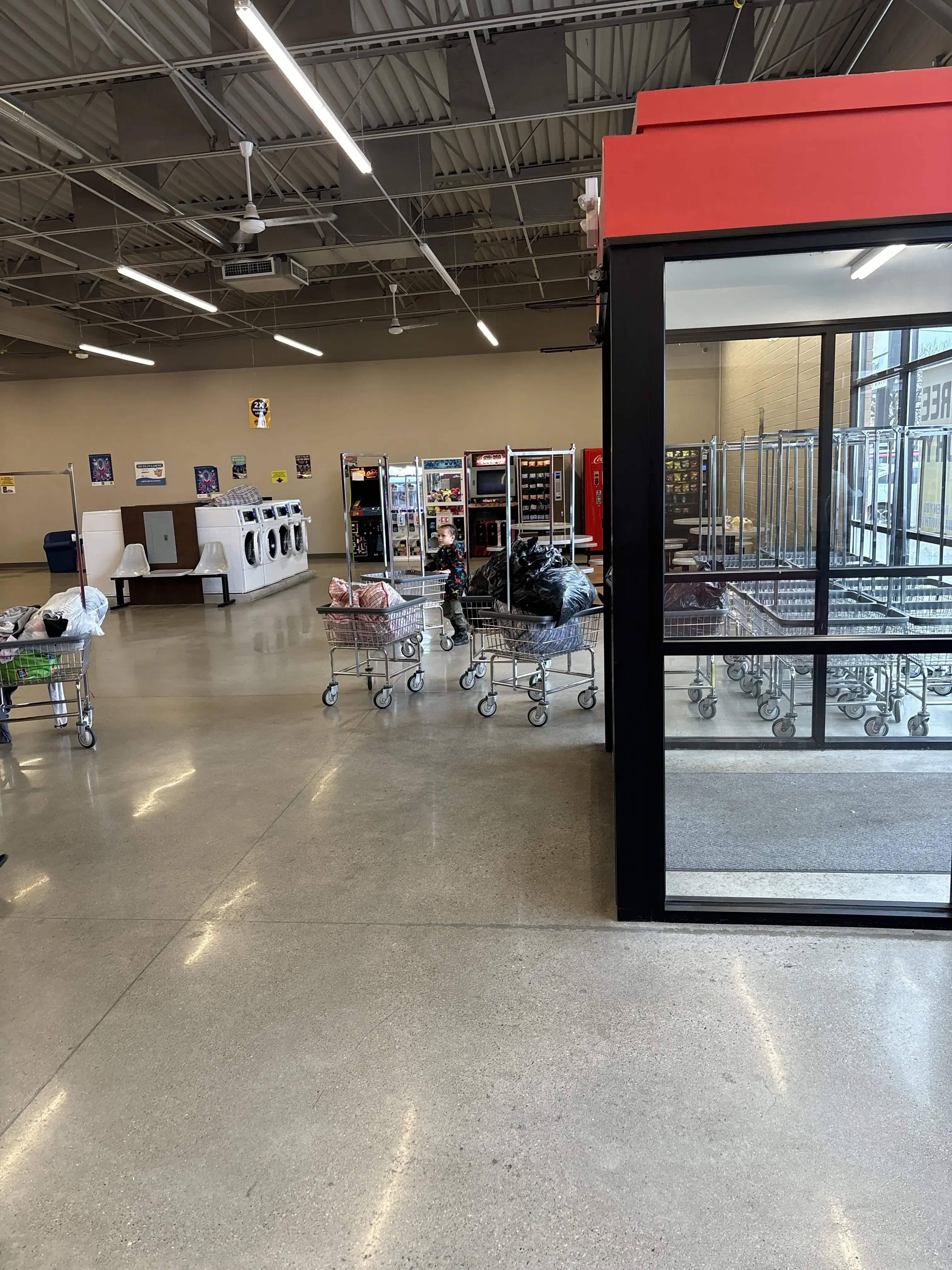 Heights Laundry 3 - Image 9