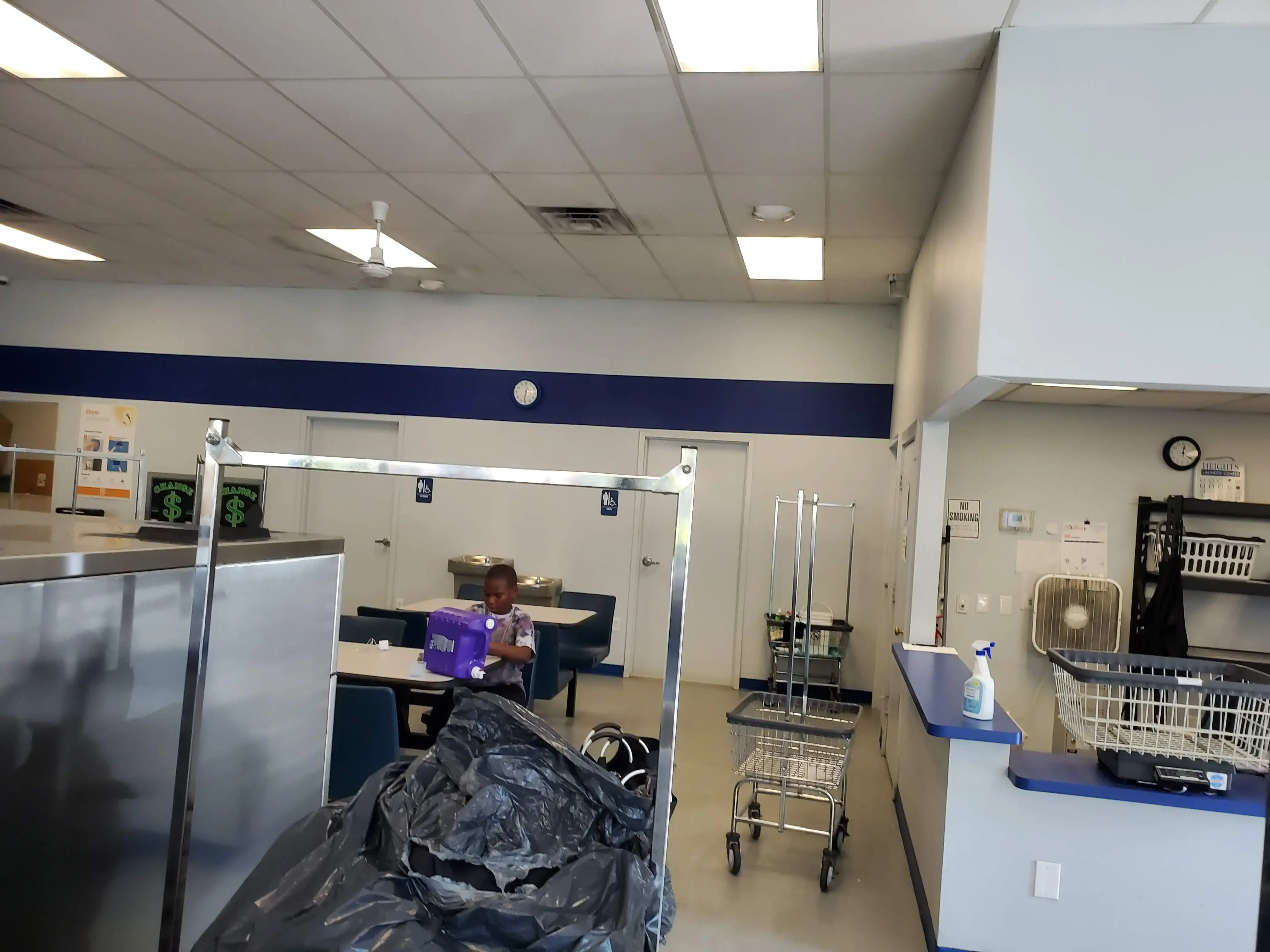 Heights Laundry Center - Image 6