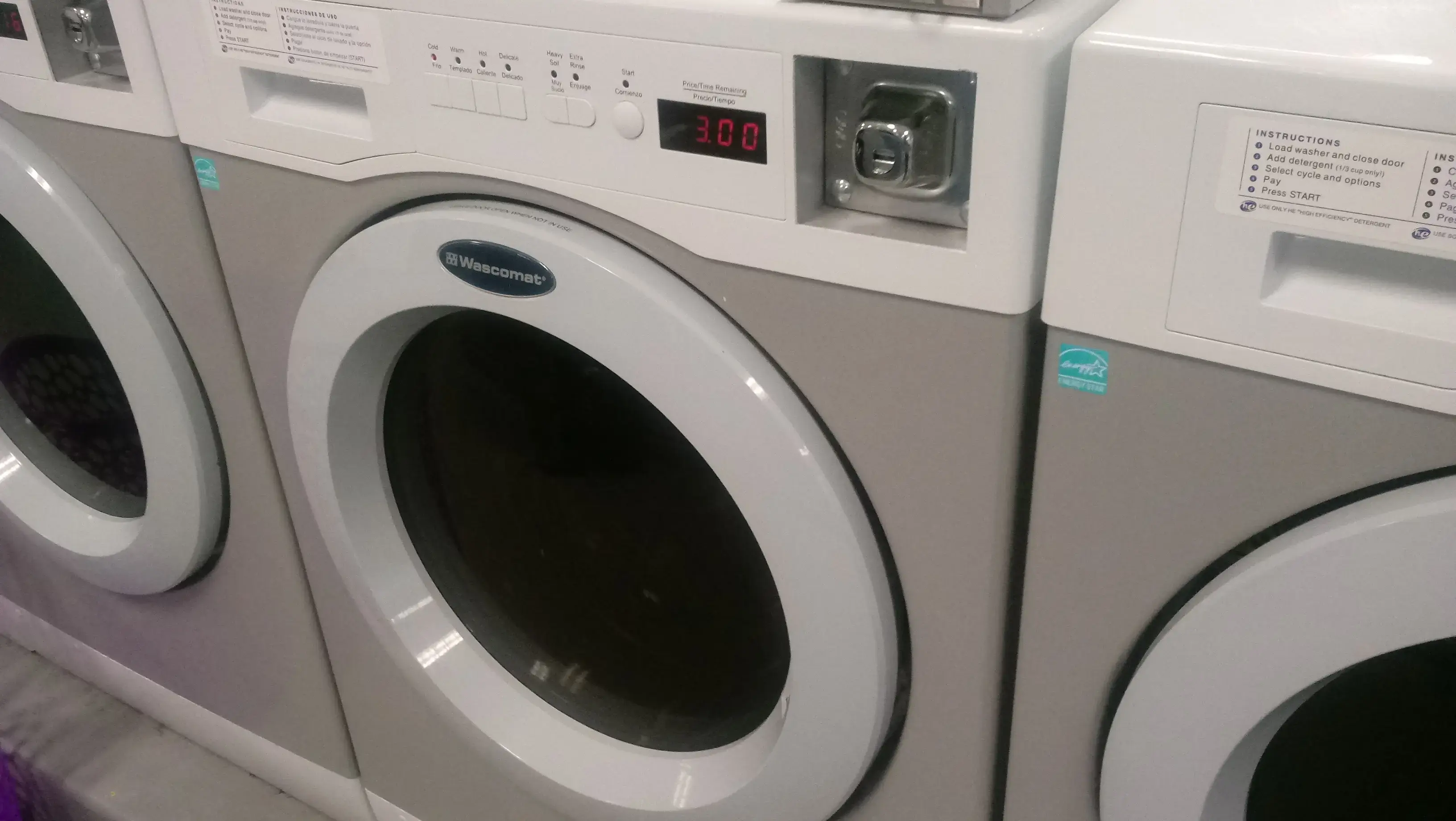 Heights Laundry Center - Image 4