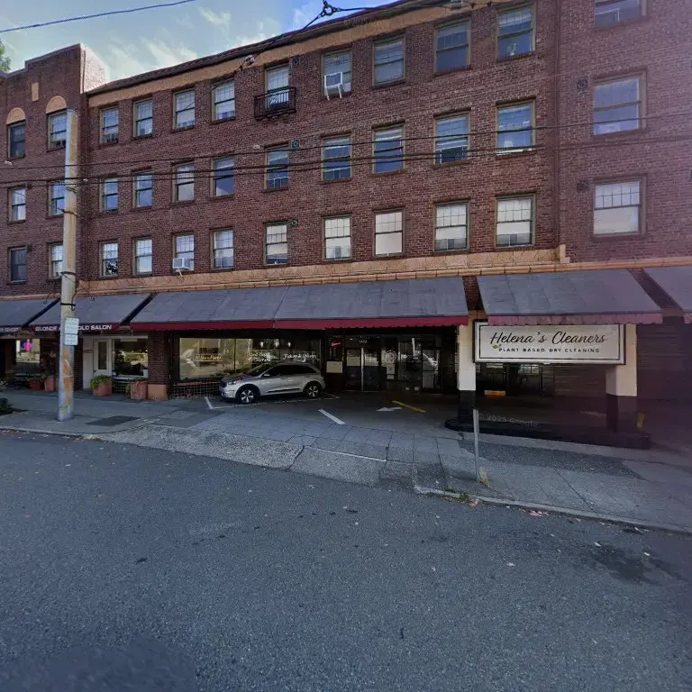 Helena's Cleaners - Image 8