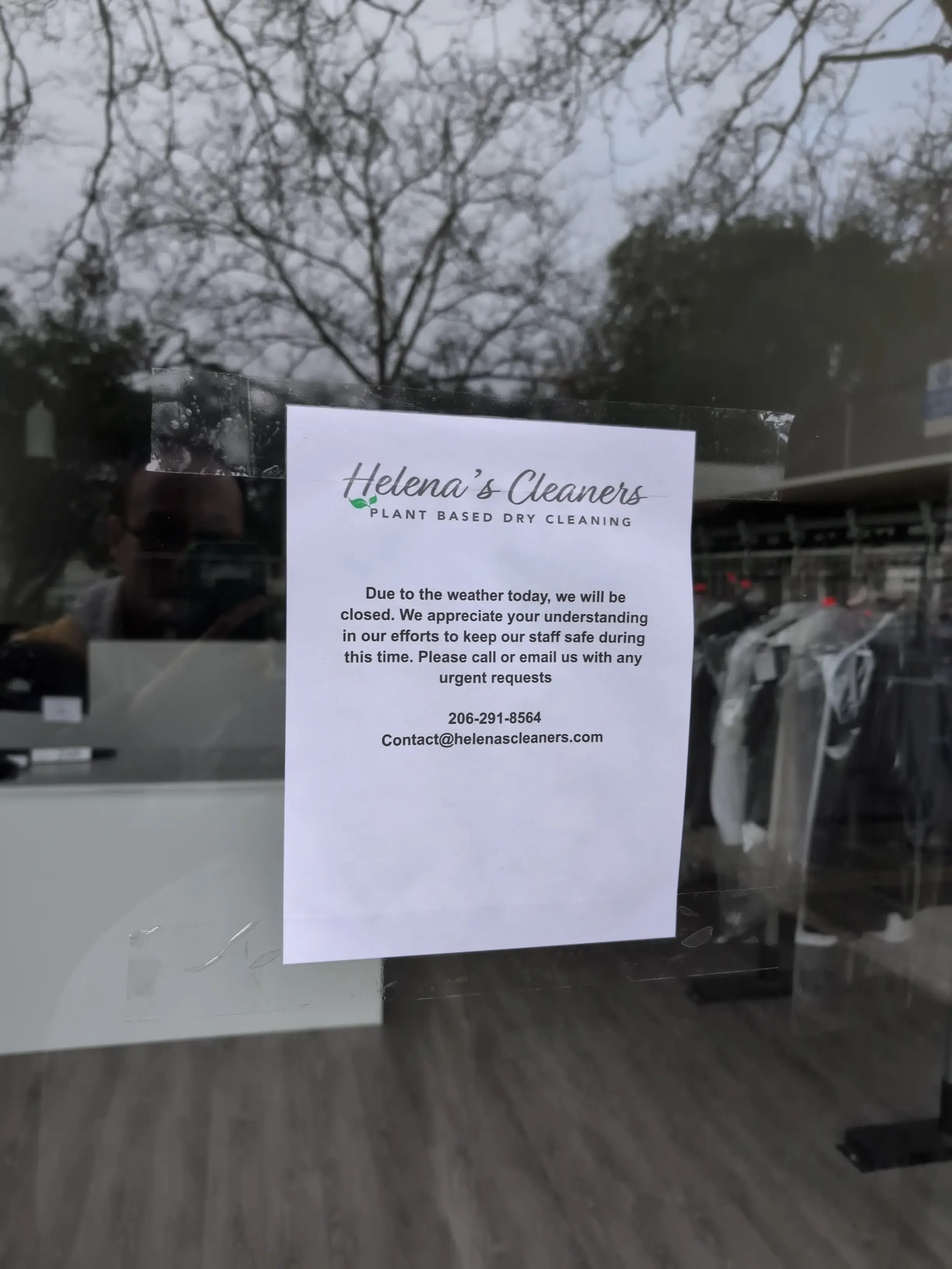 Helena's Cleaners - Image 11