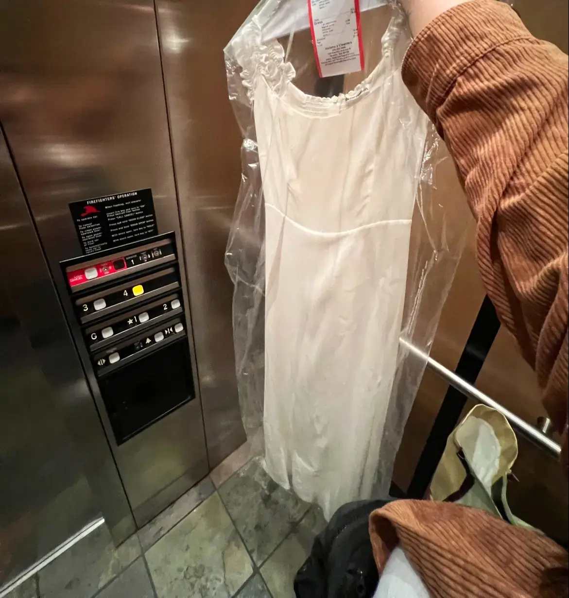 Helena's Cleaners thumbnail 8