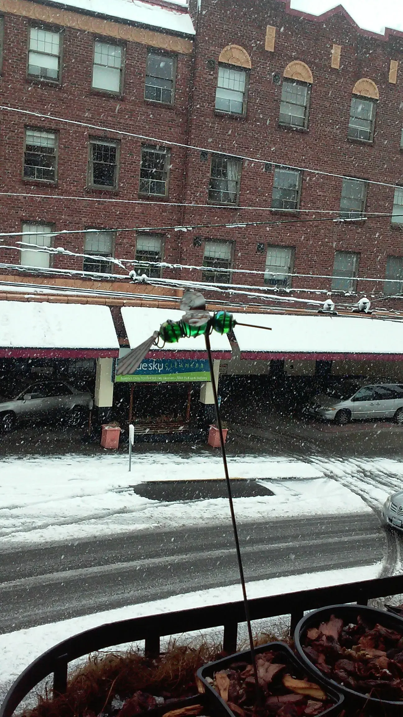 Helena's Cleaners - Image 2