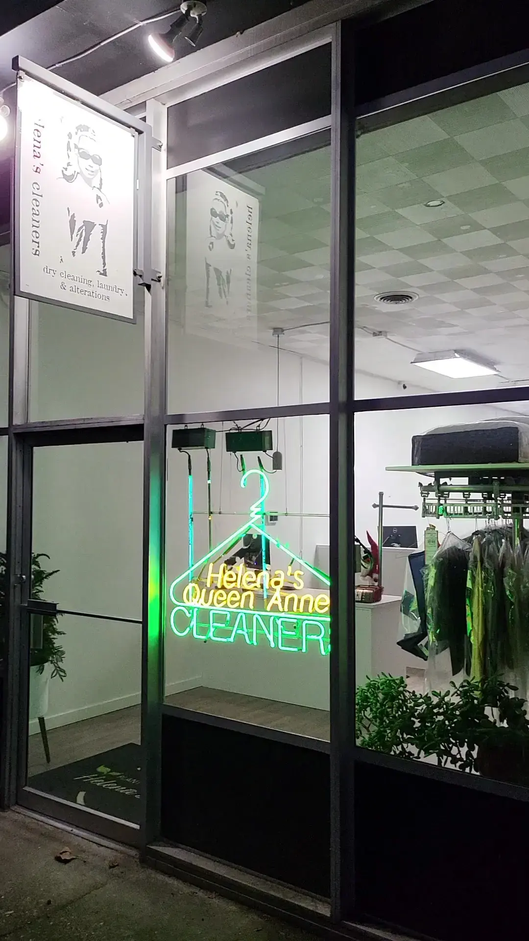 Helena's Cleaners thumbnail 14