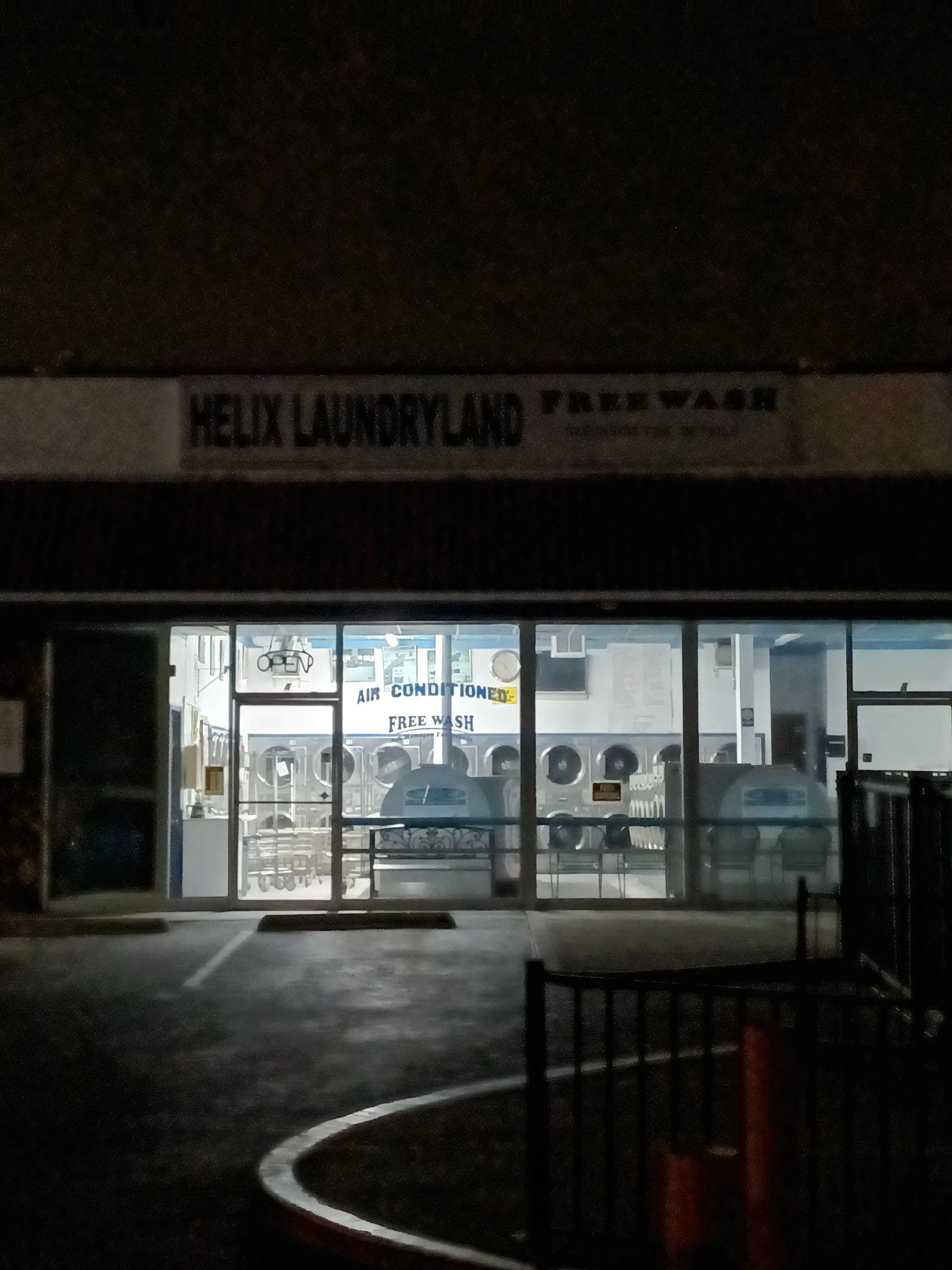 Helix Laundryland - Image 2