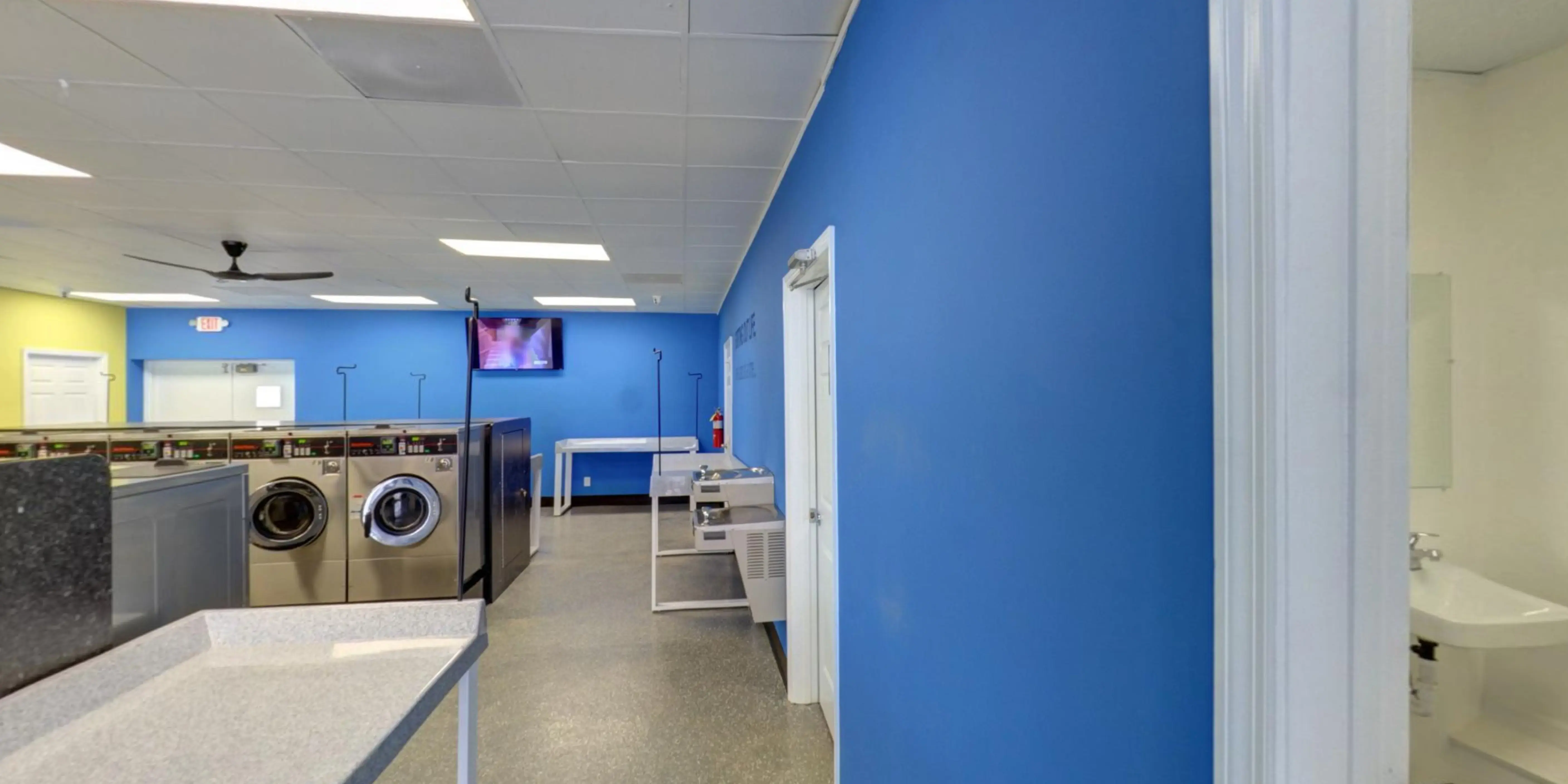 Hermitage Coin Laundry - Image 20