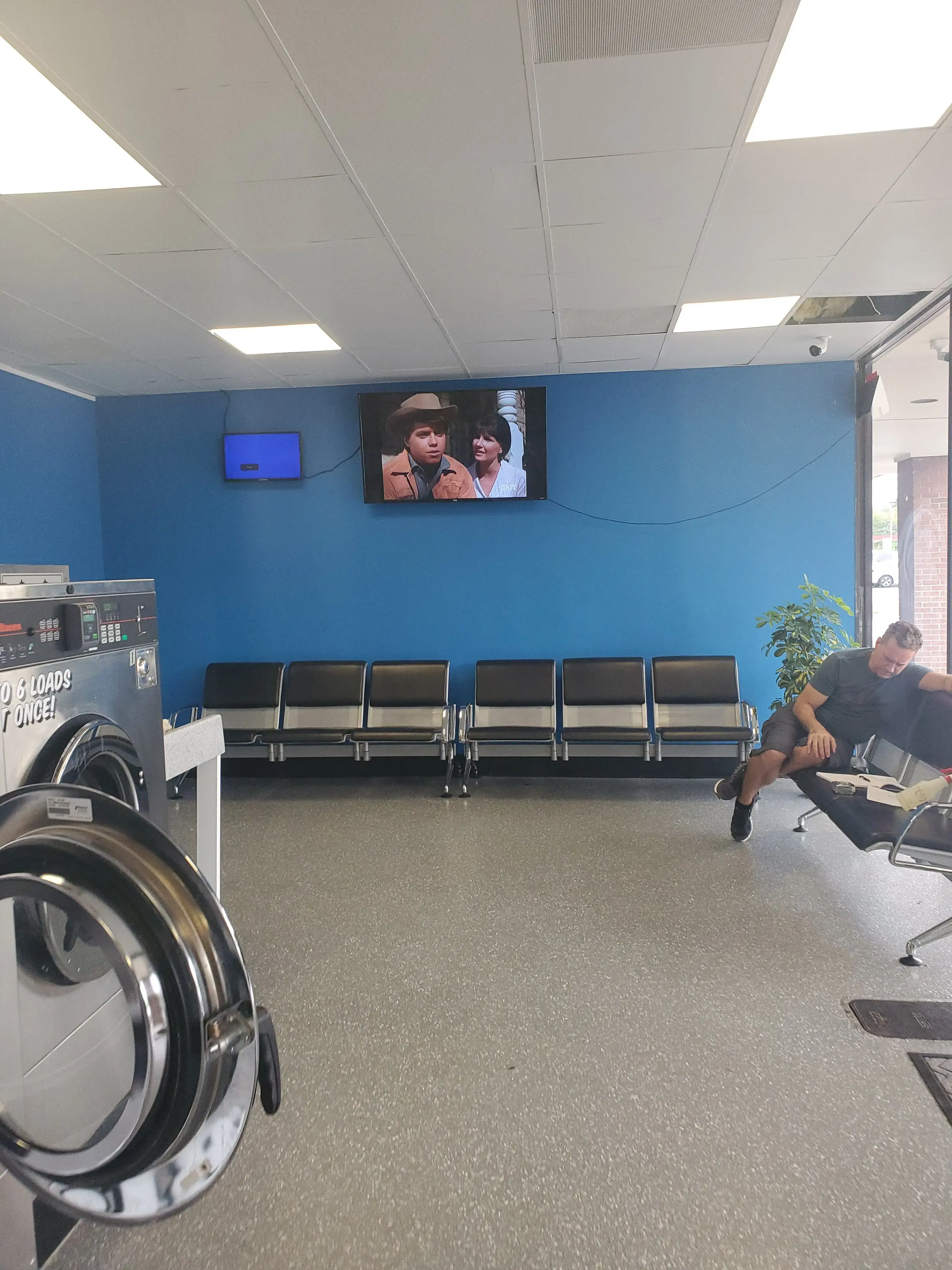 Hermitage Coin Laundry thumbnail 9