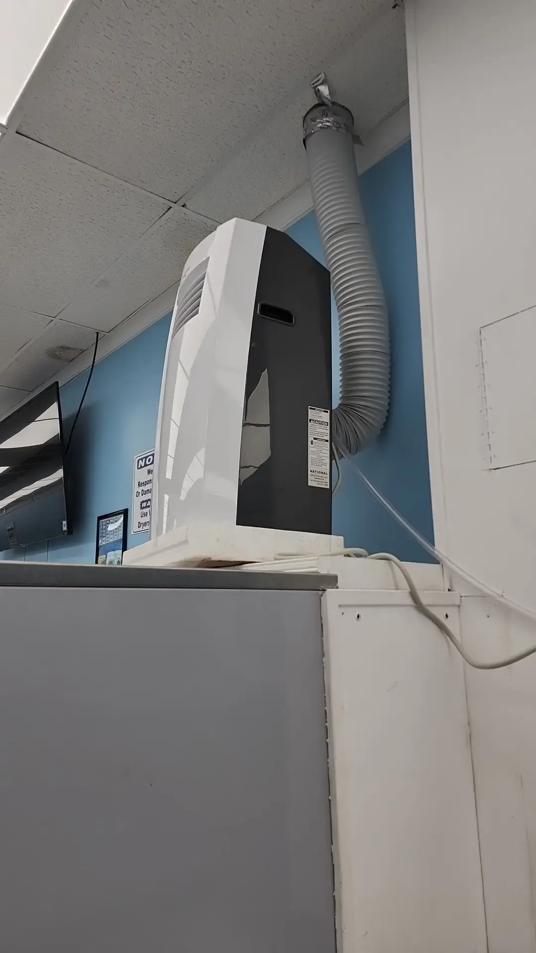 Herndon Laundromat thumbnail 13