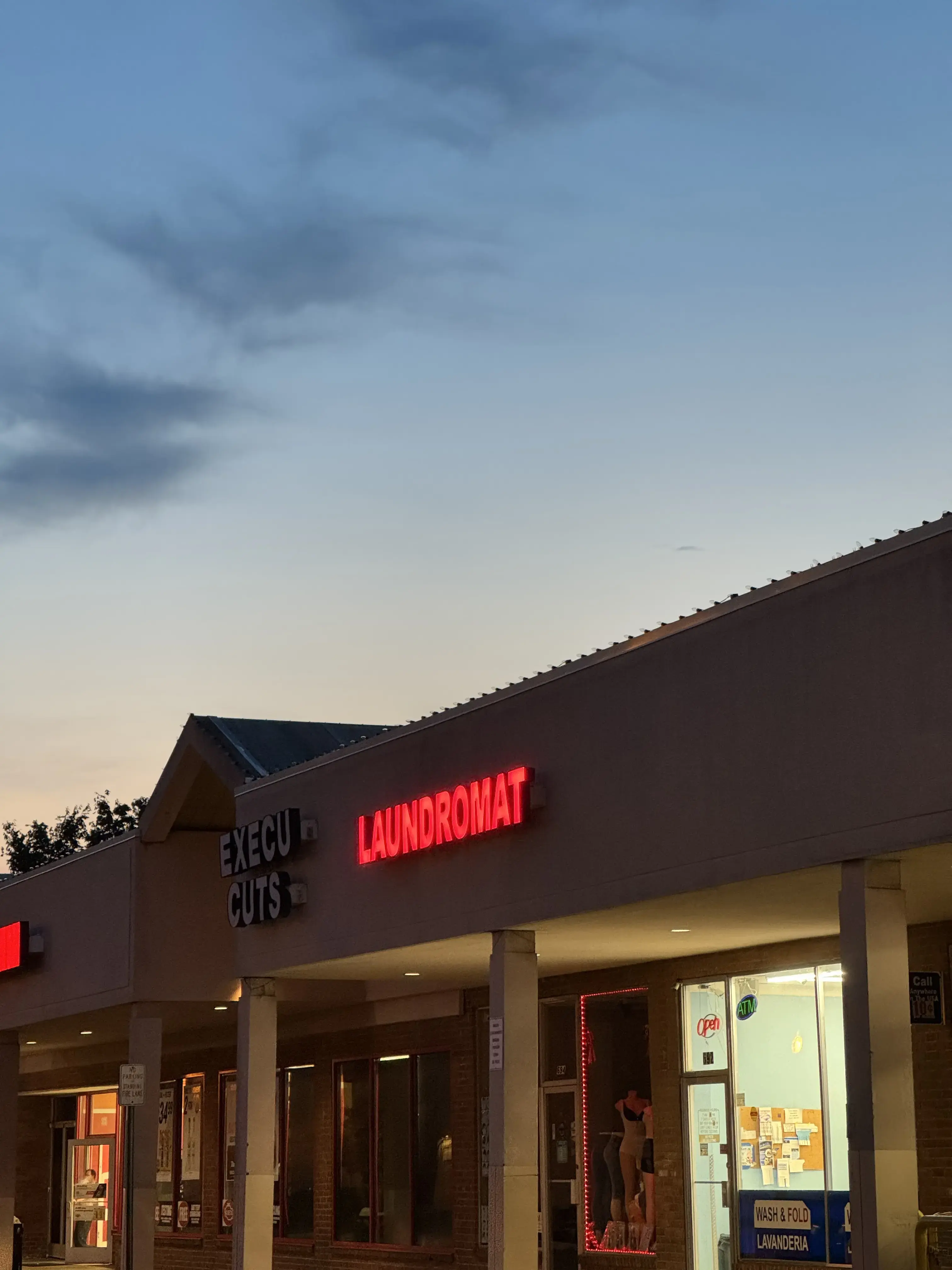 Herndon Laundromat - Image 9